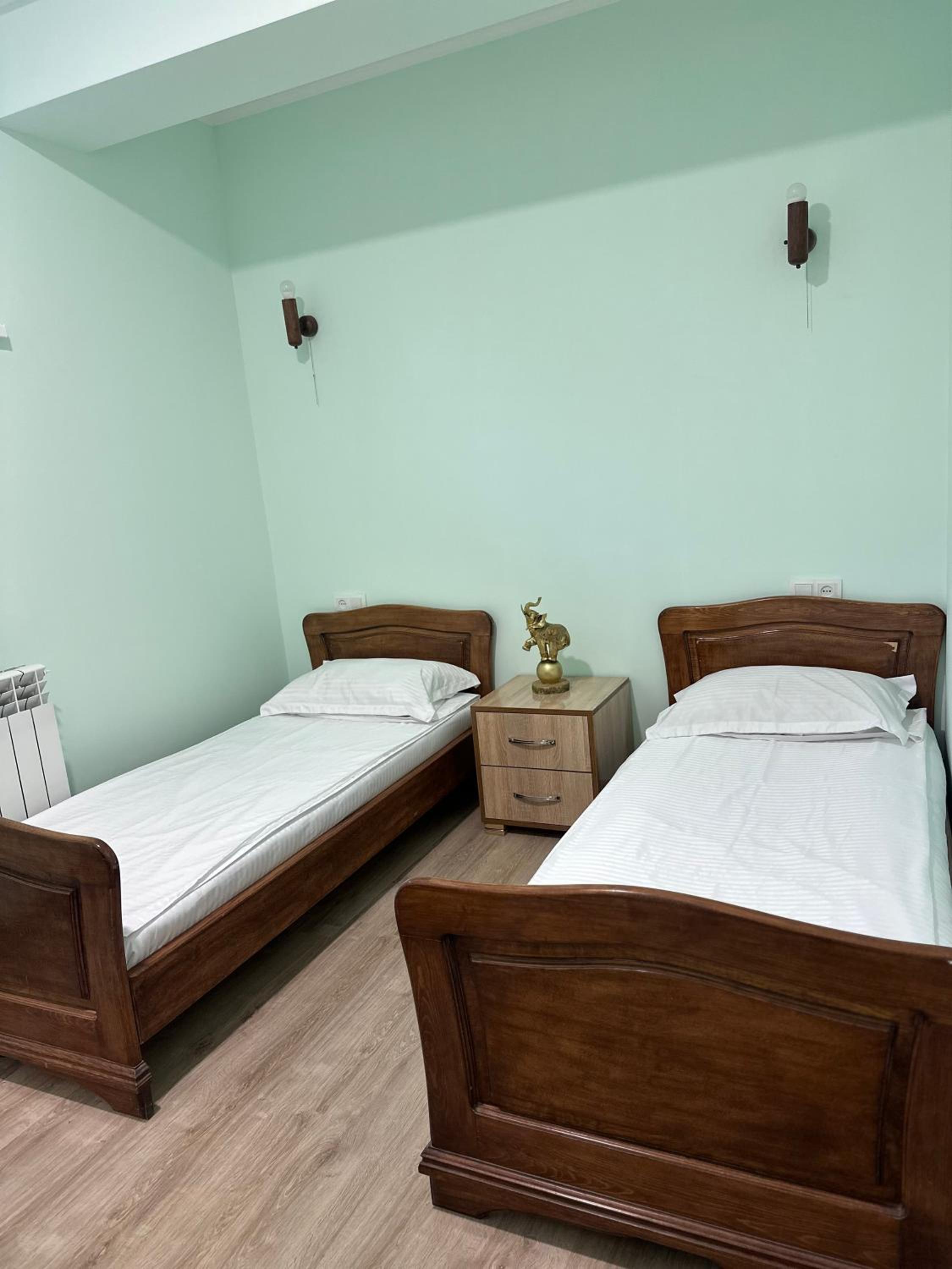 Art`s Family Guest House