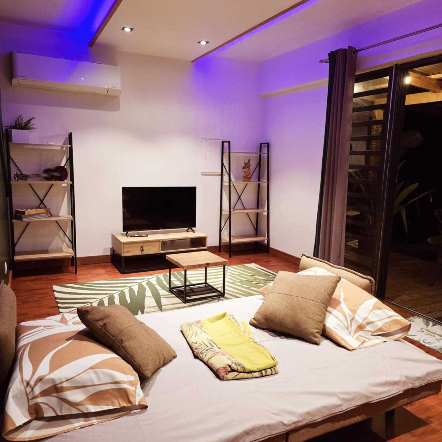 Fare Toahana, accueillant logement chez l'habitant avec belle vue view 5