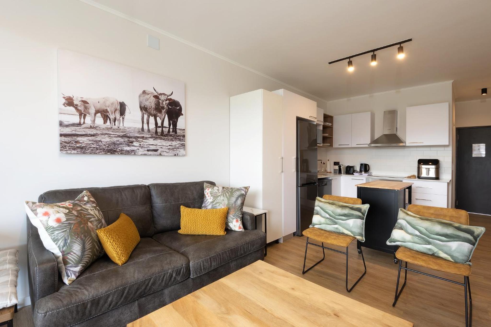 303 The Meadows George view 3