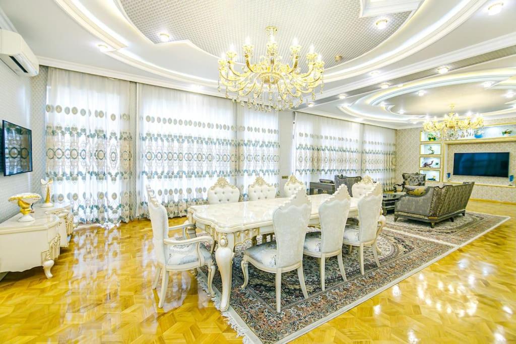 Luxury Villa with Breakfast