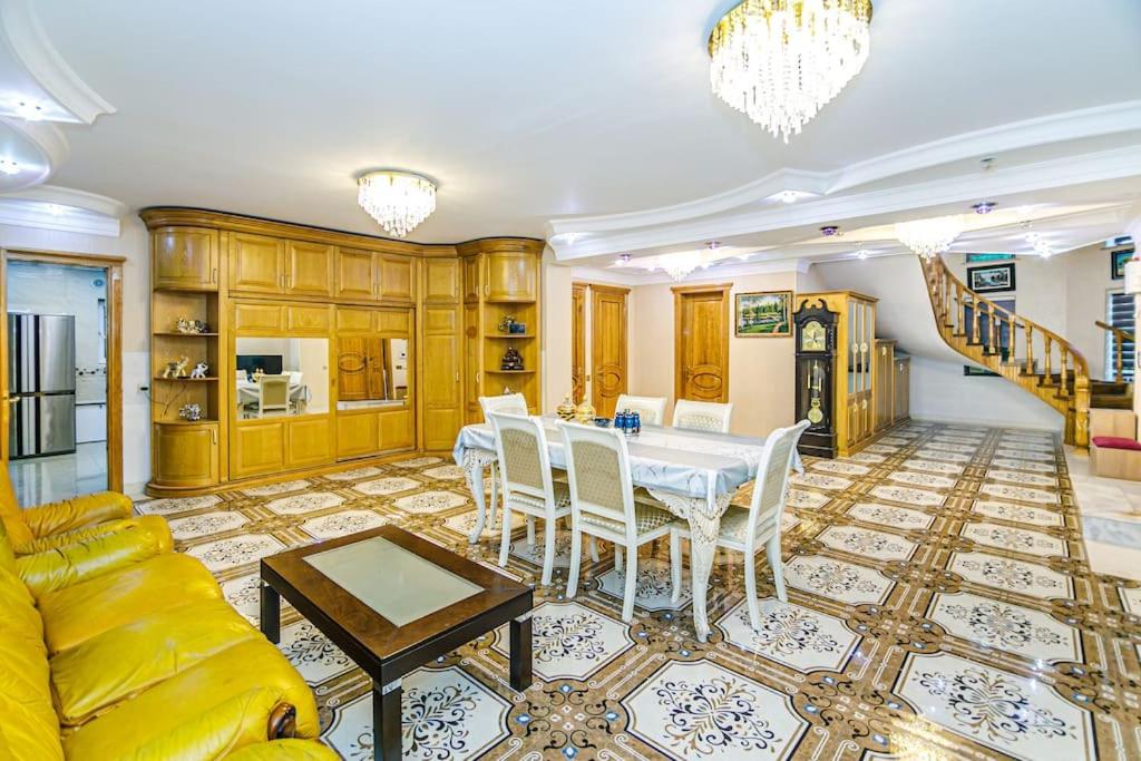 Luxury Villa with Breakfast
