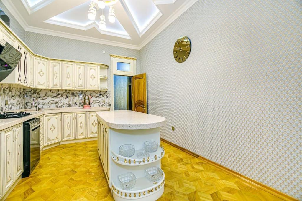 Luxury Villa with Breakfast