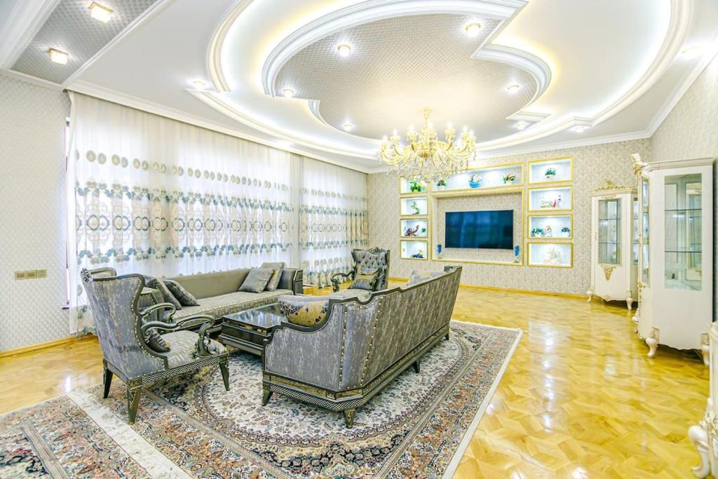 Luxury Villa with Breakfast
