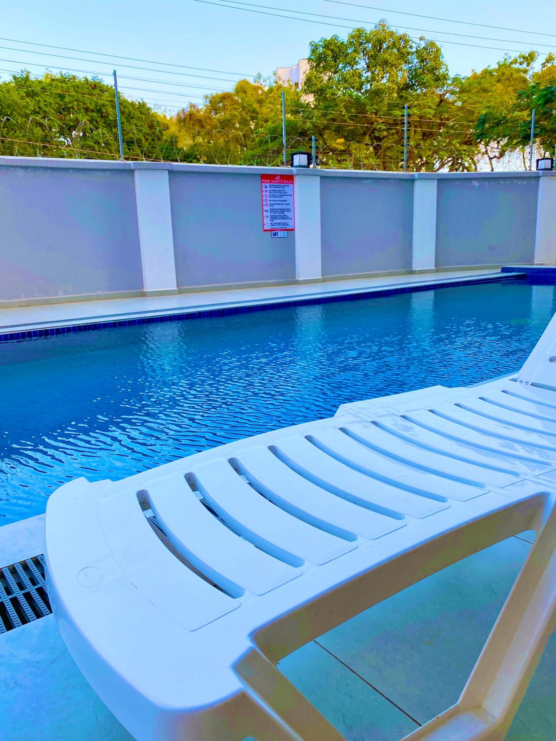 Oyster suites 3BR with pool and Gym view 2