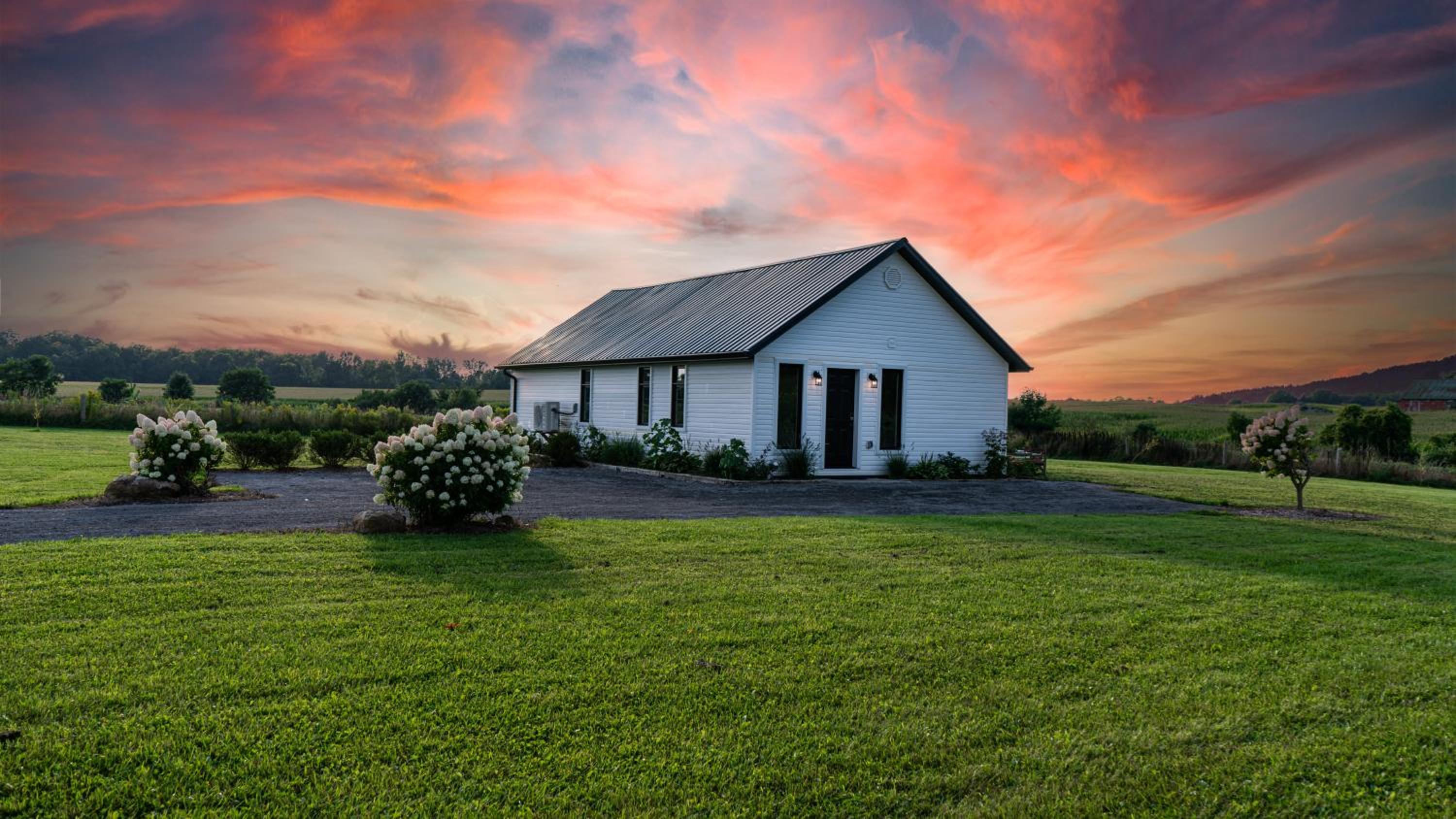 The Amish Schoolhouse An Ultimate Country Retreat
