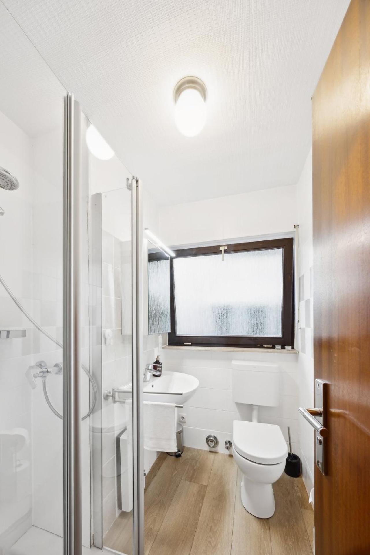 Helle & moderne Wohnung mit Panorama-Balkon