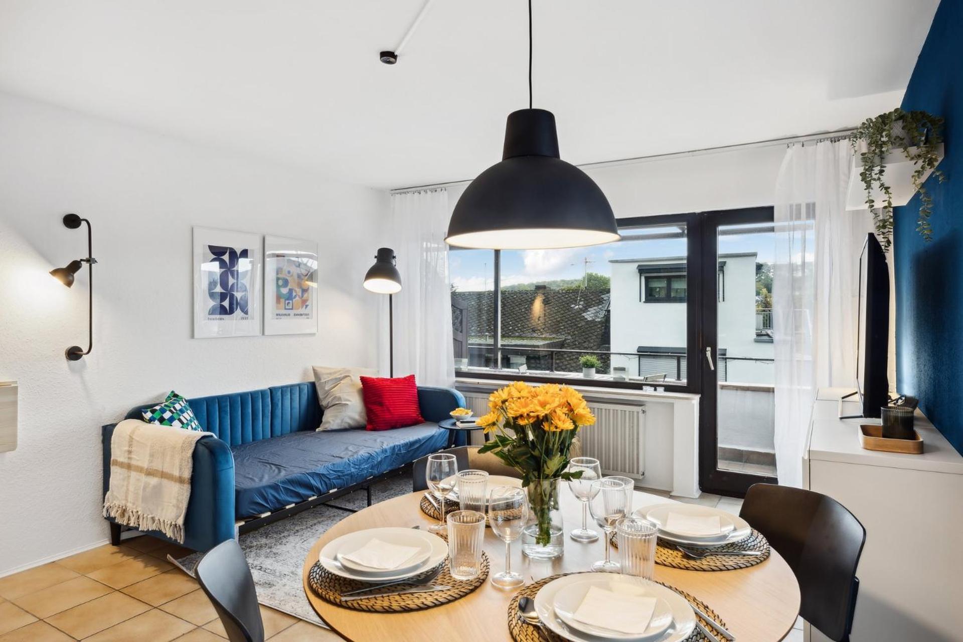 Helle & moderne Wohnung mit Panorama-Balkon