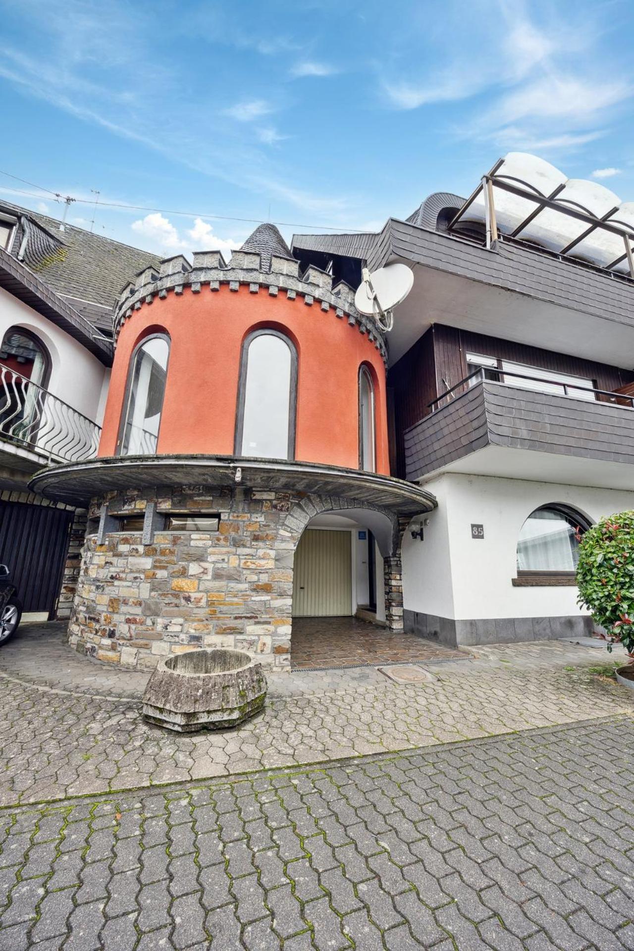 Helle & moderne Wohnung mit Panorama-Balkon