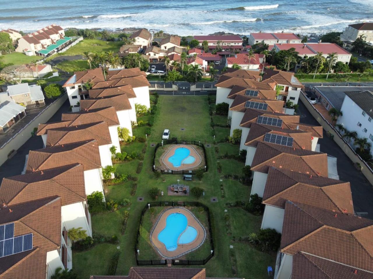 Hotel Topanga 17 - Image 1