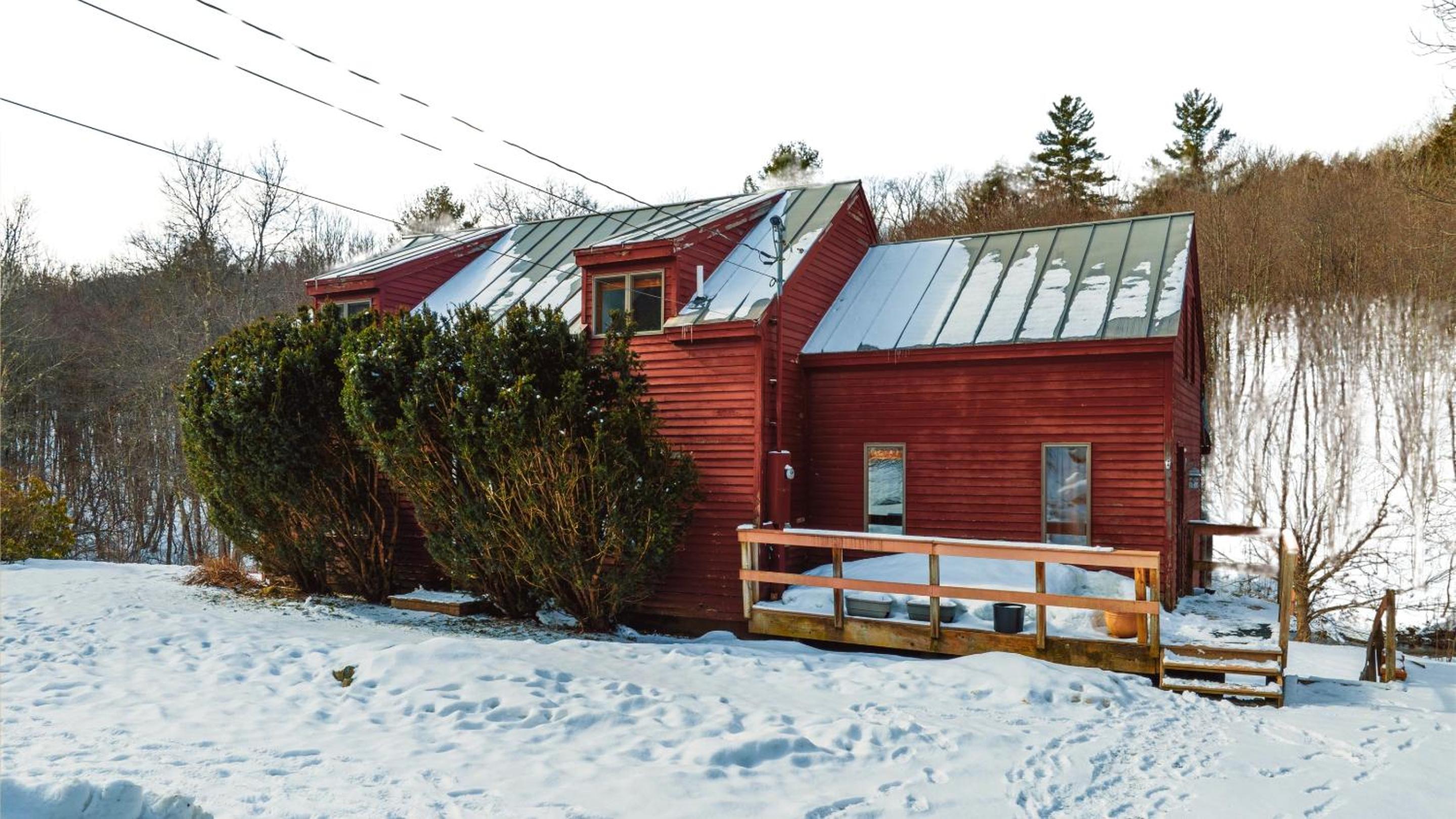 4 Bedroom House in Vermont with Hot Tub view 4