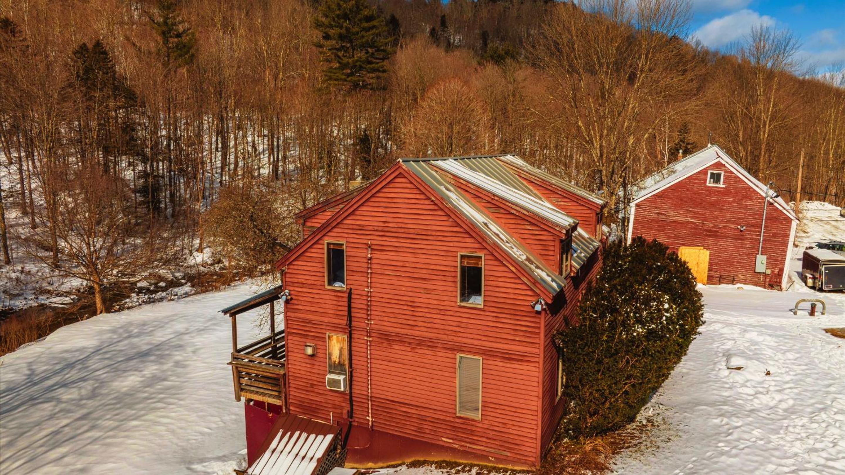 4 Bedroom House in Vermont with Hot Tub view 3