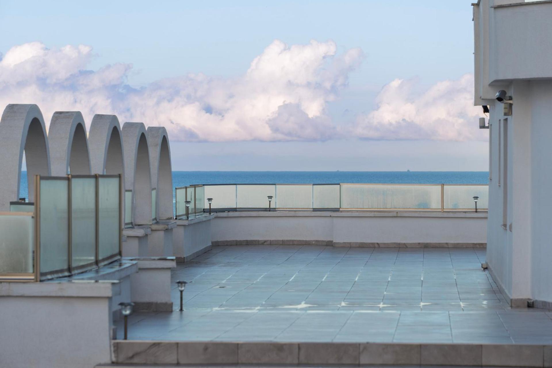 Penthouse with sea view in Durrës - amazing terrace of 400m2 with panoramic view