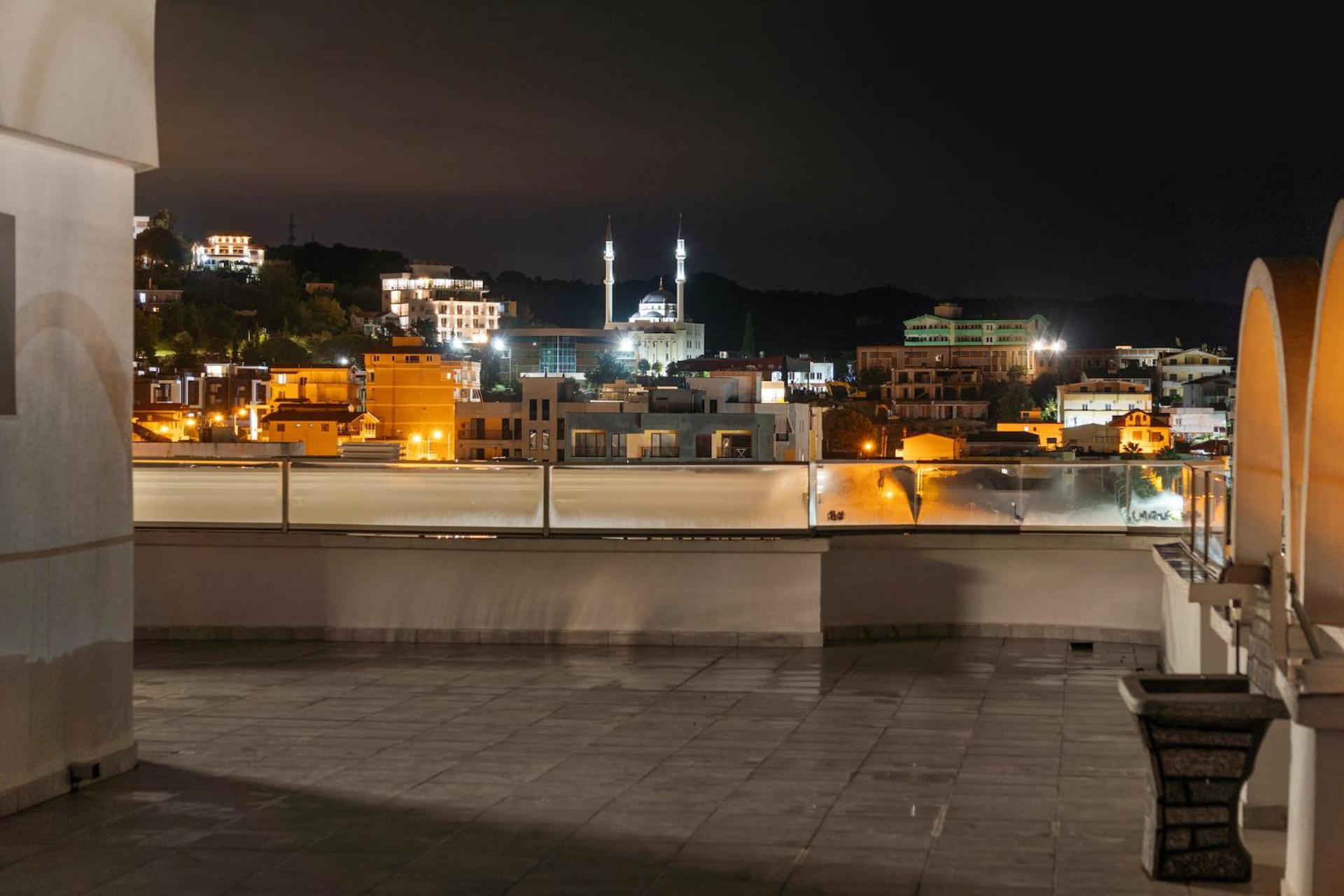 Penthouse with sea view in Durrës - amazing terrace of 400m2 with panoramic view
