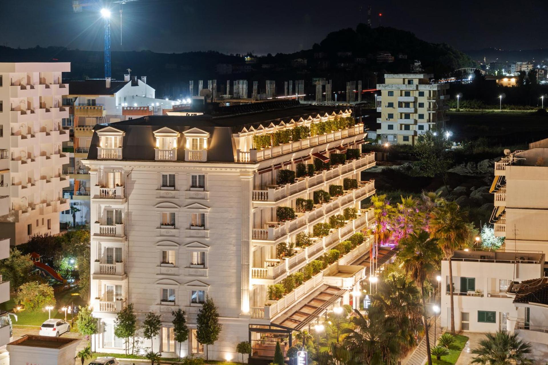 Penthouse with sea view in Durrës - amazing terrace of 400m2 with panoramic view