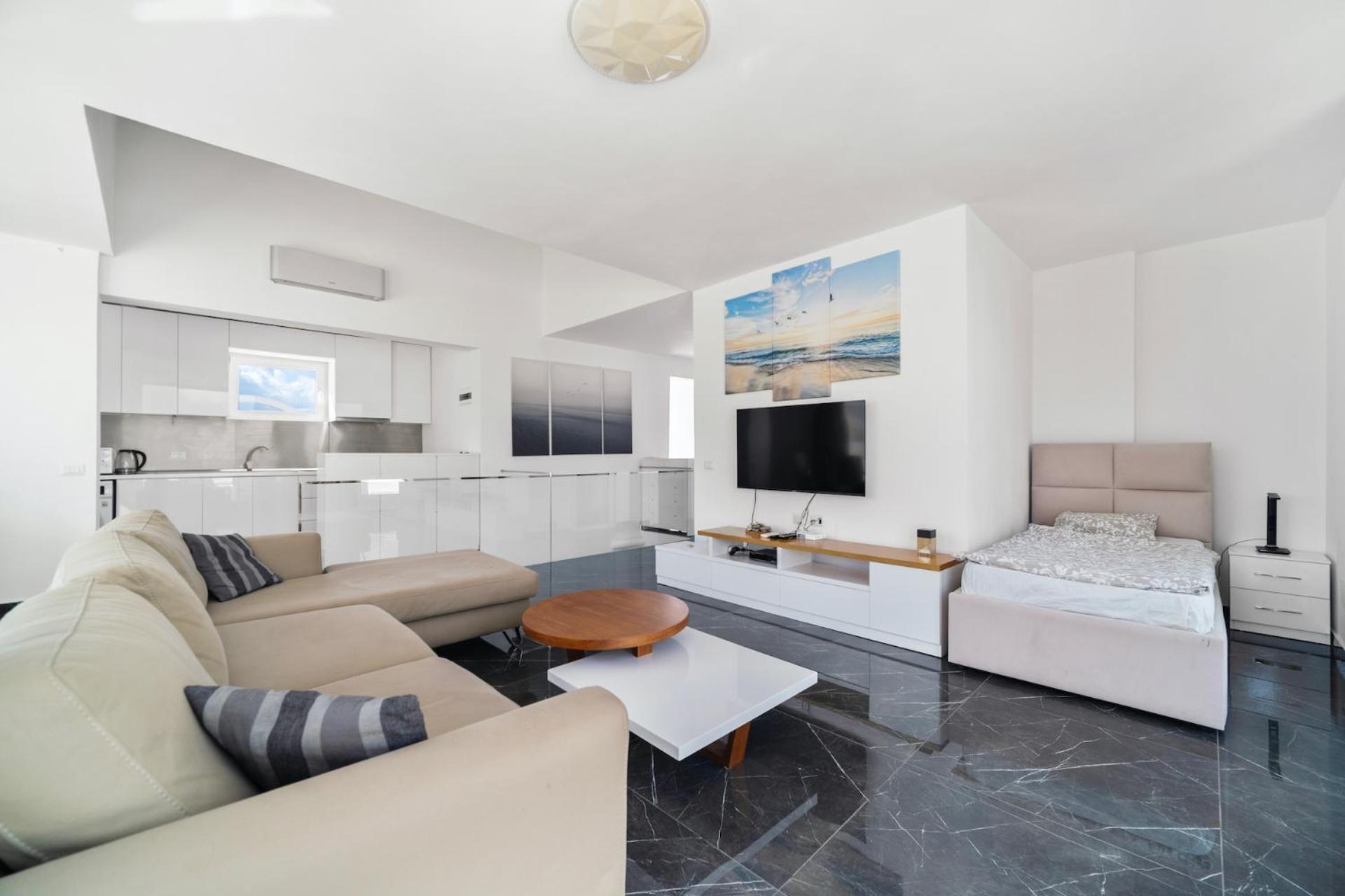 Penthouse with sea view in Durrës - amazing terrace of 400m2 with panoramic view