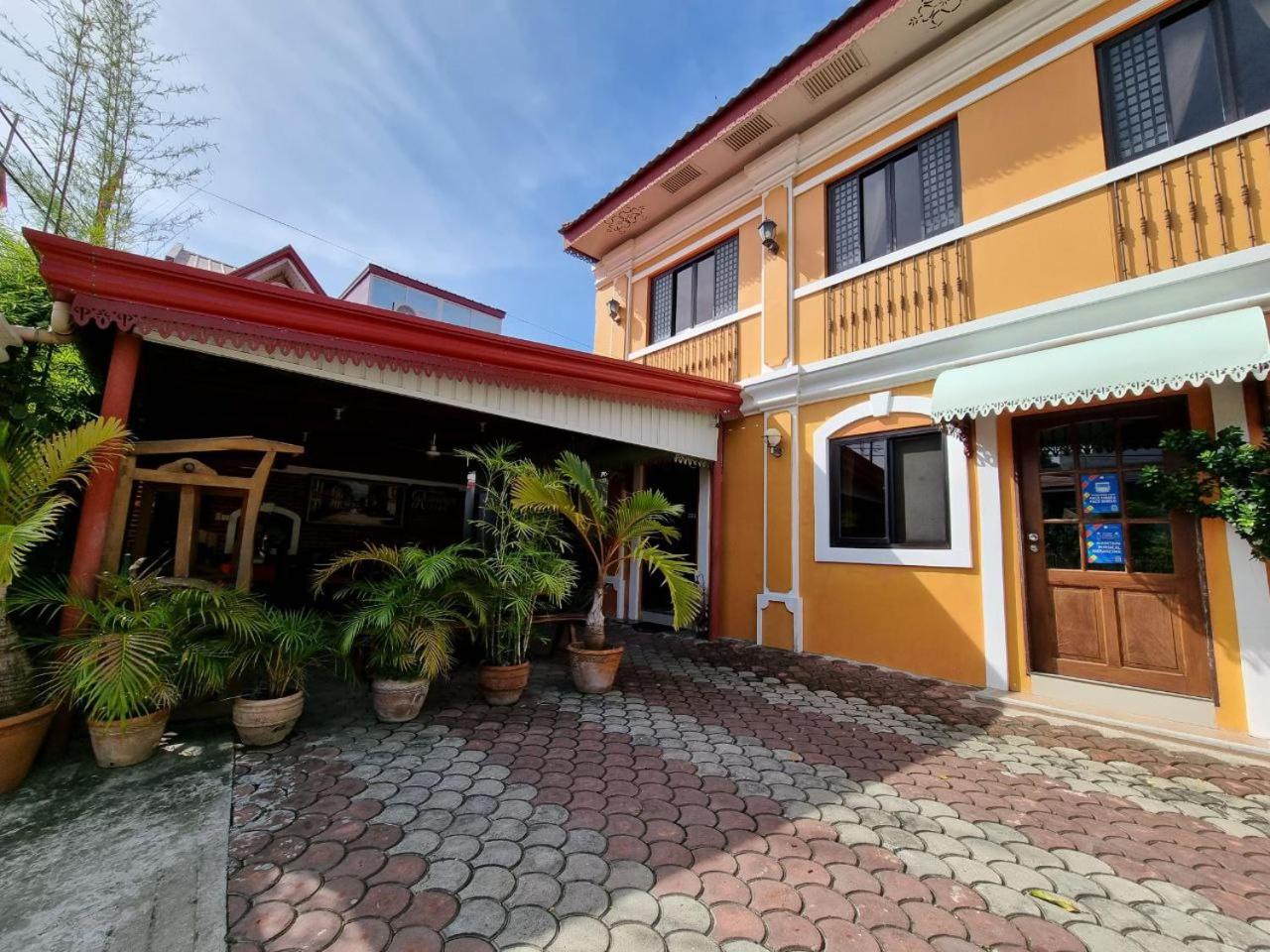 Mojica Residencia Hotel view 4