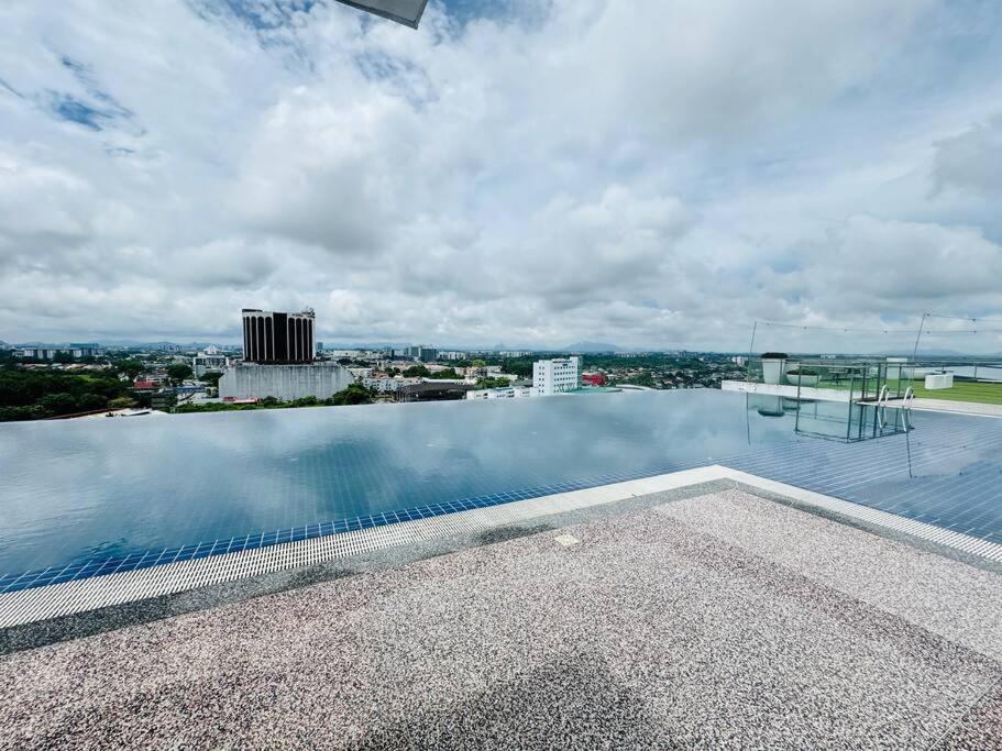 New Opening Promo-Free Wifi-Infinity Pool-Kozi Square i AMI Homestay photo 6
