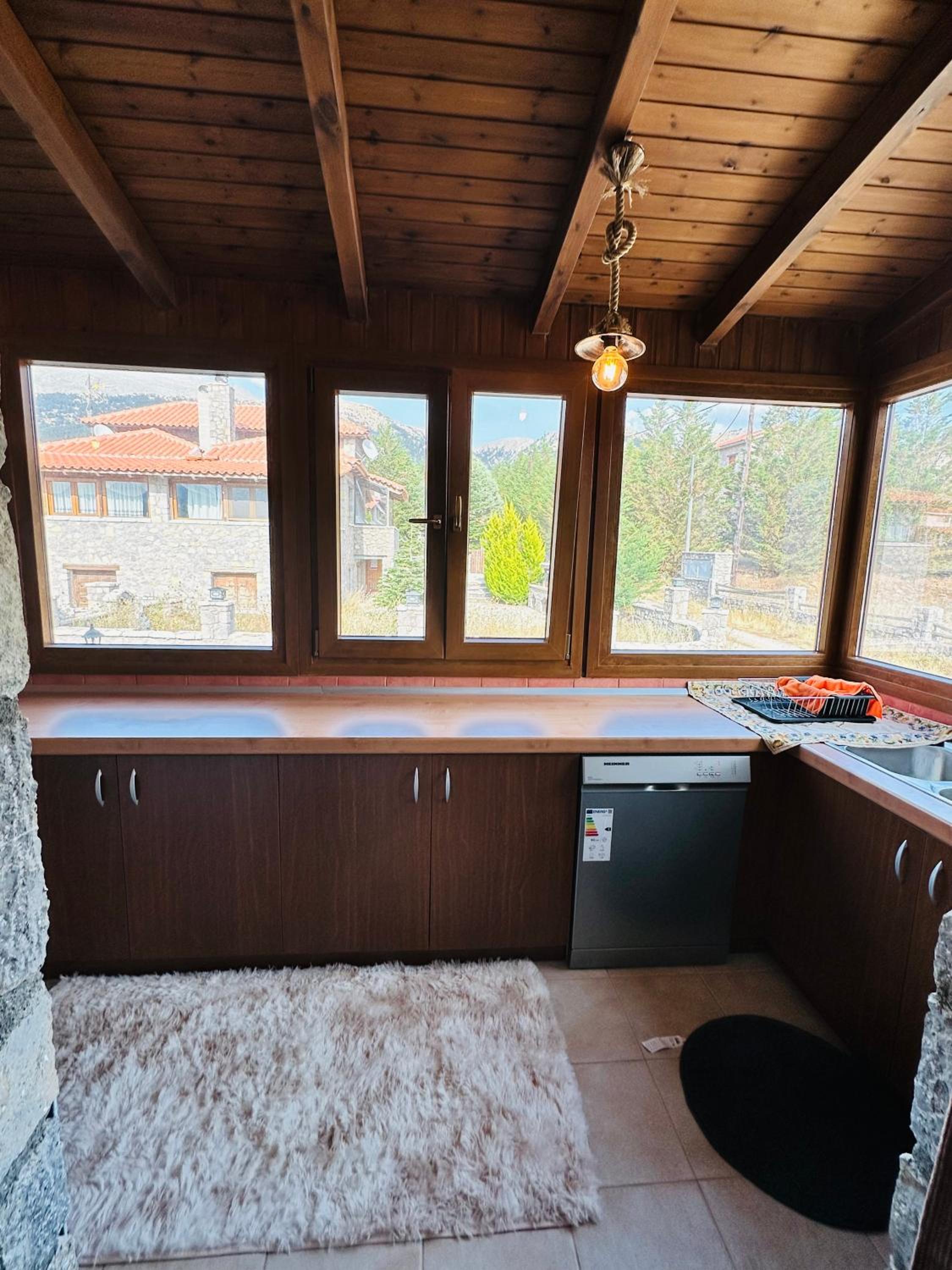 CHALET MARIA livadi
