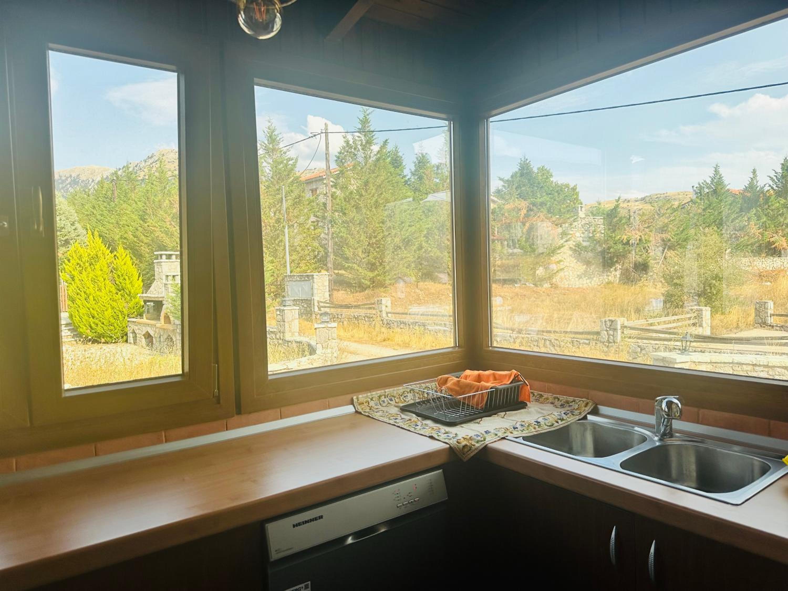 CHALET MARIA livadi