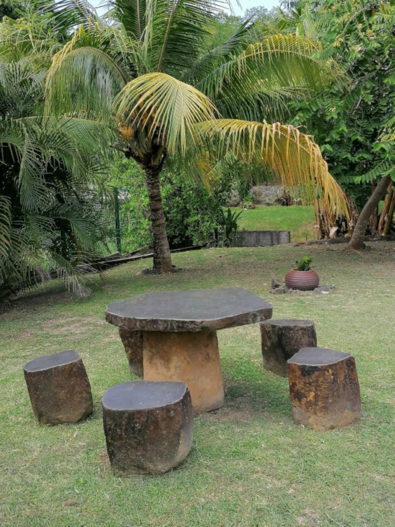 Villa Pakala au Diamant-jolie villa avec piscine et jardin