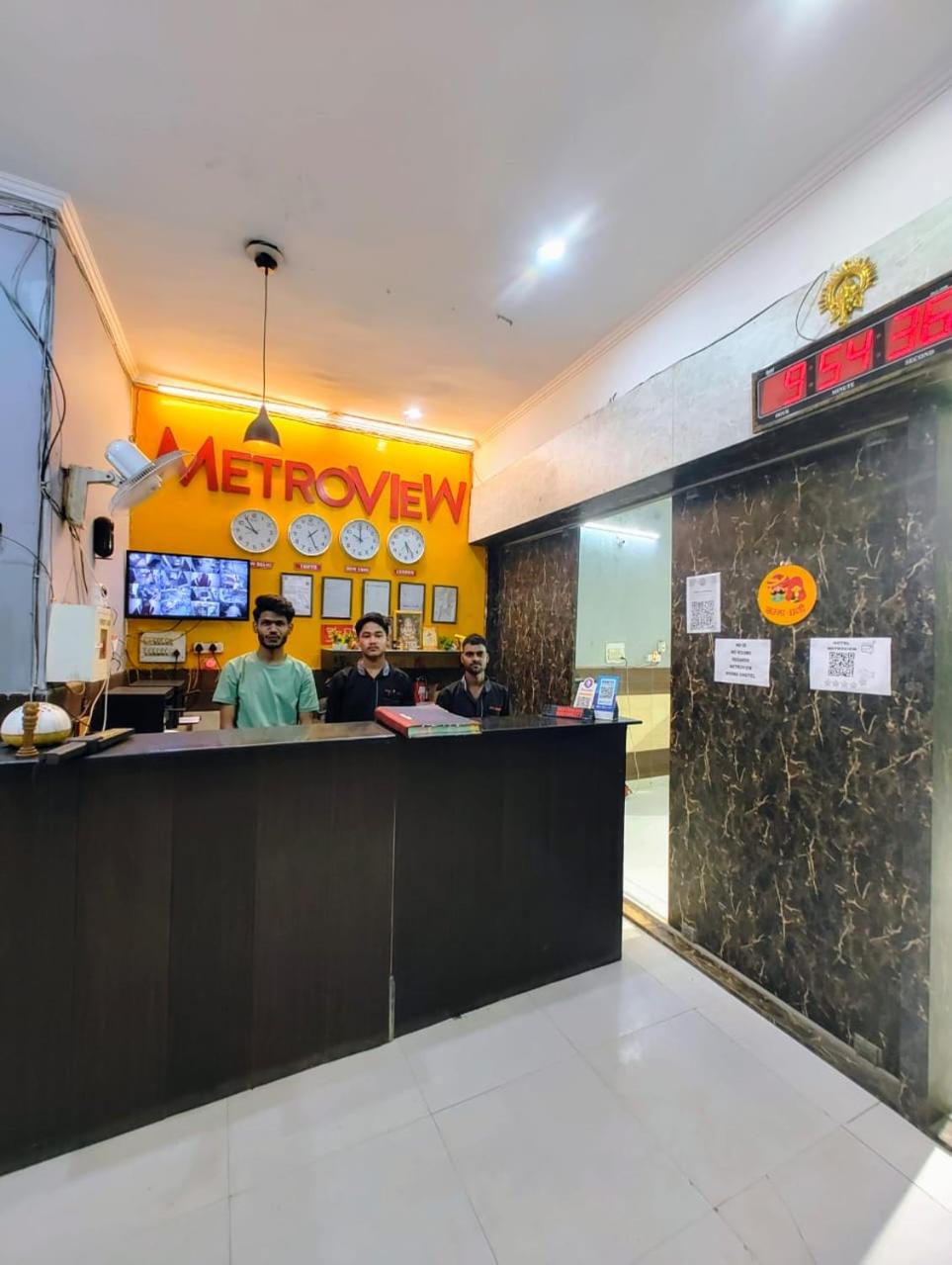Metroview rooms & hotel view 3