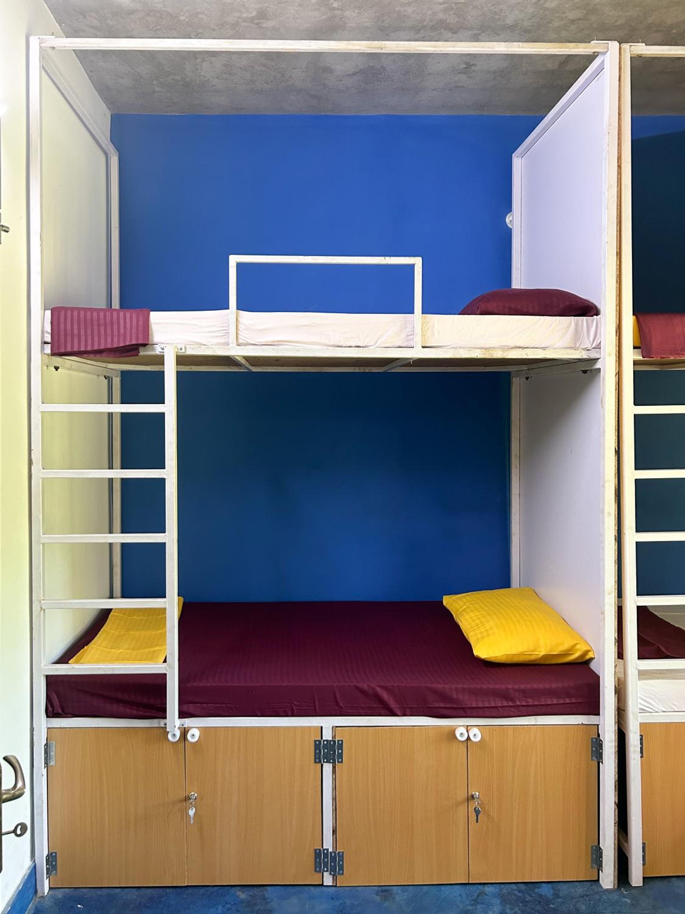 Samantha International The Ultimate Hostel Treat