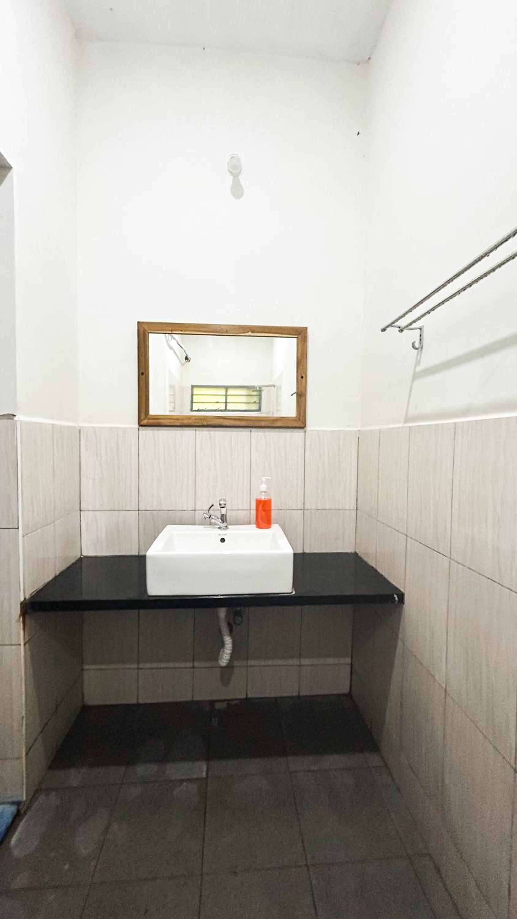 Samantha International The Ultimate Hostel Treat