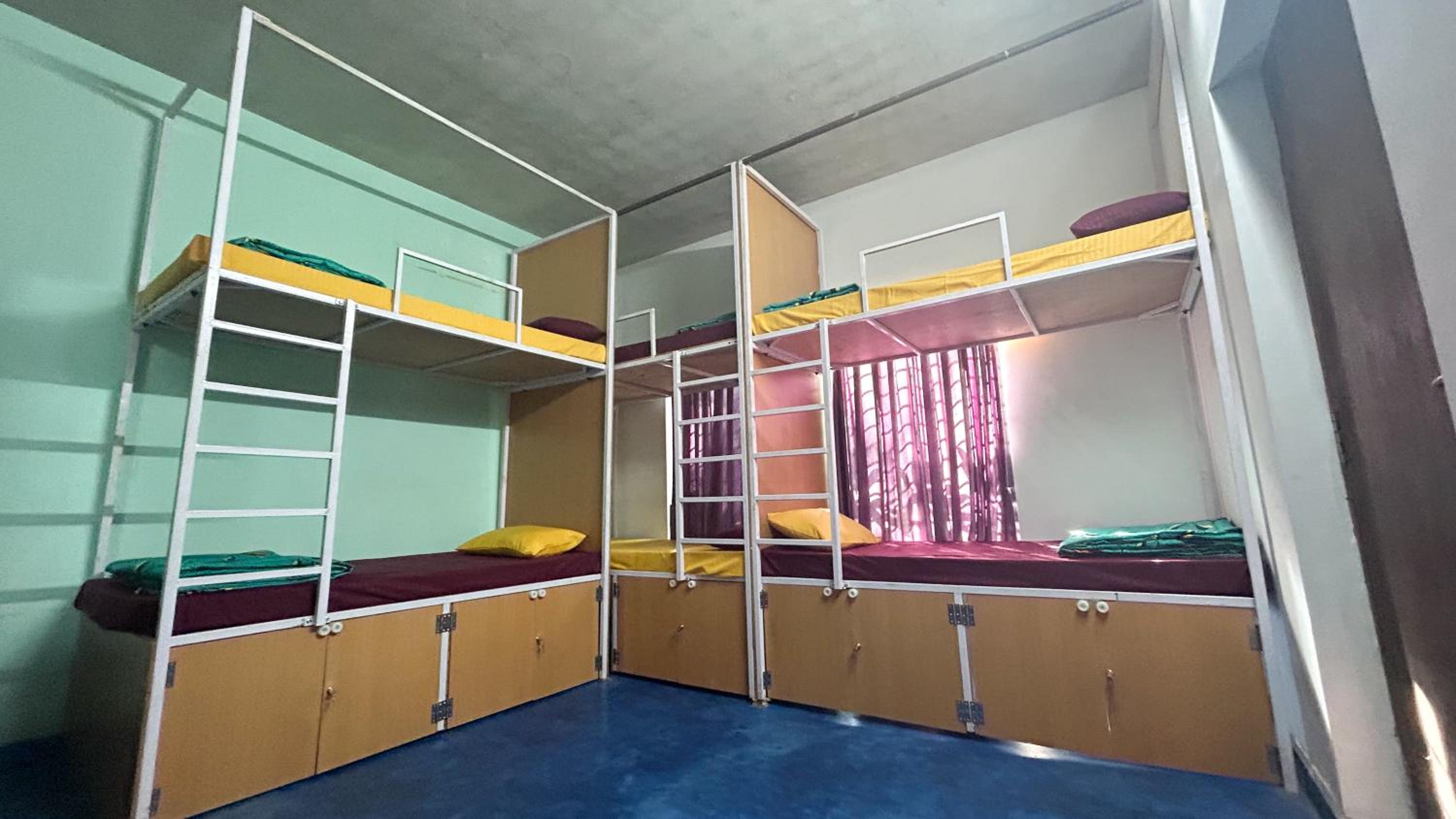 Samantha International The Ultimate Hostel Treat