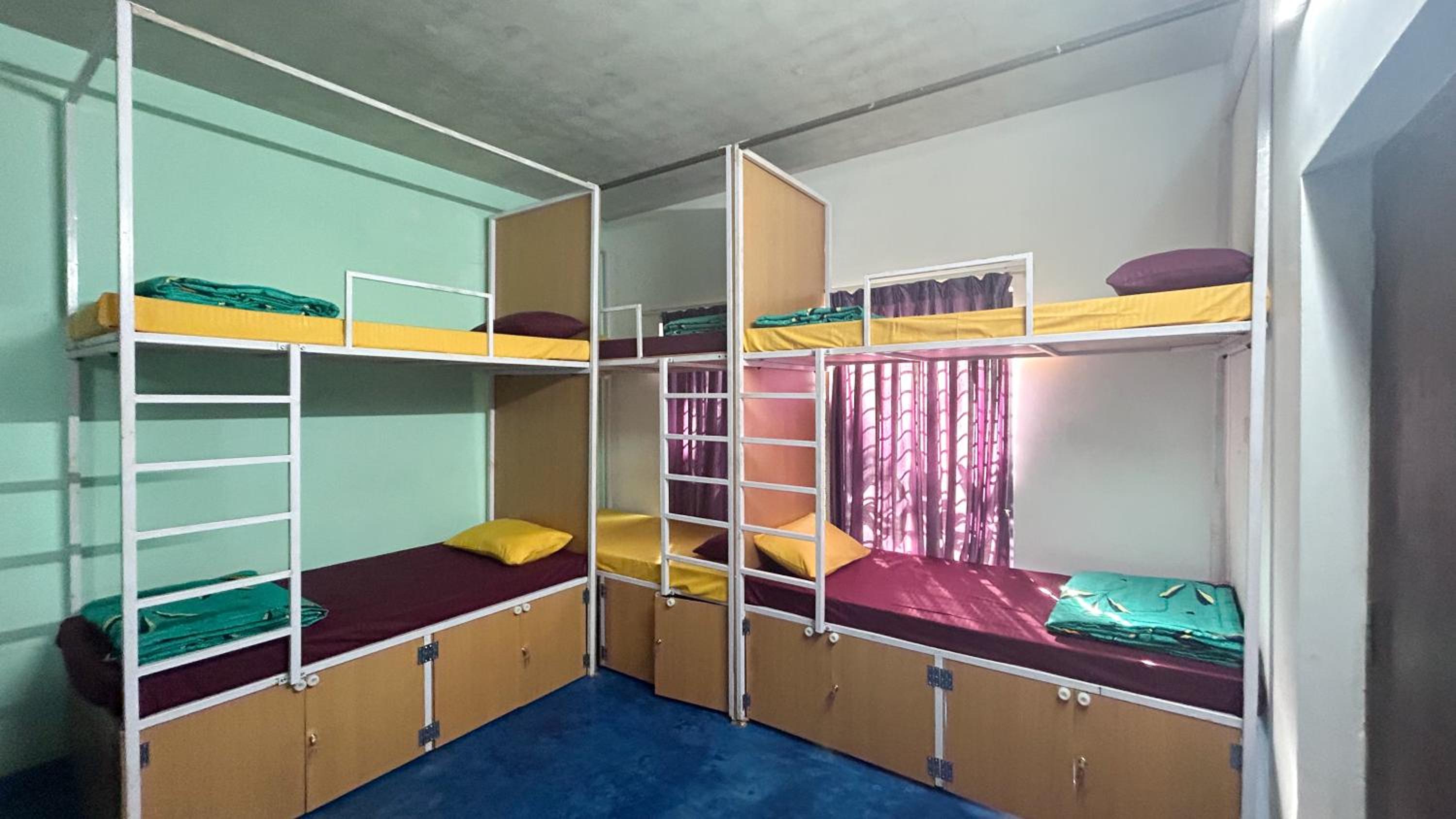 Samantha International The Ultimate Hostel Treat