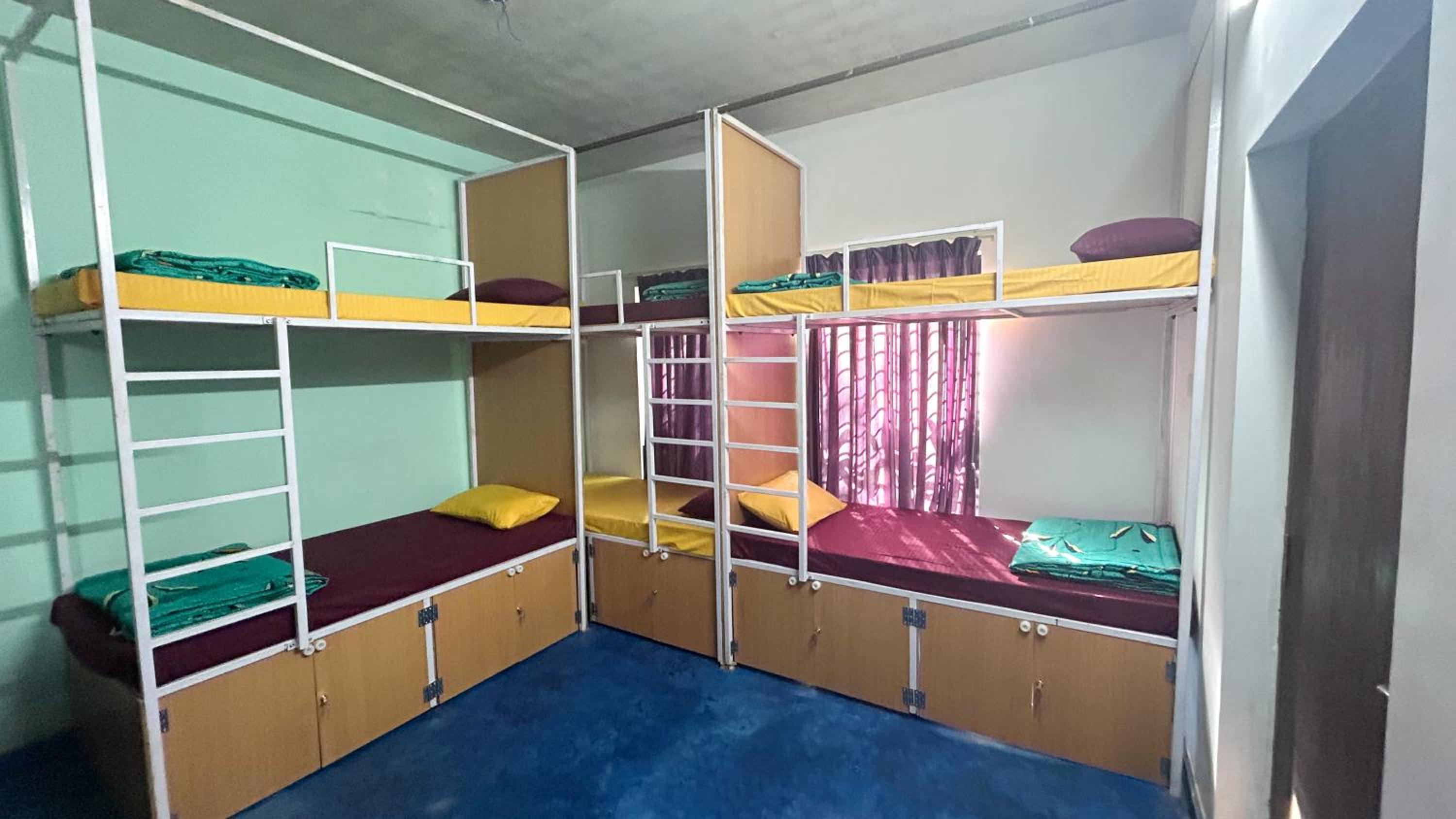 Samantha International The Ultimate Hostel Treat