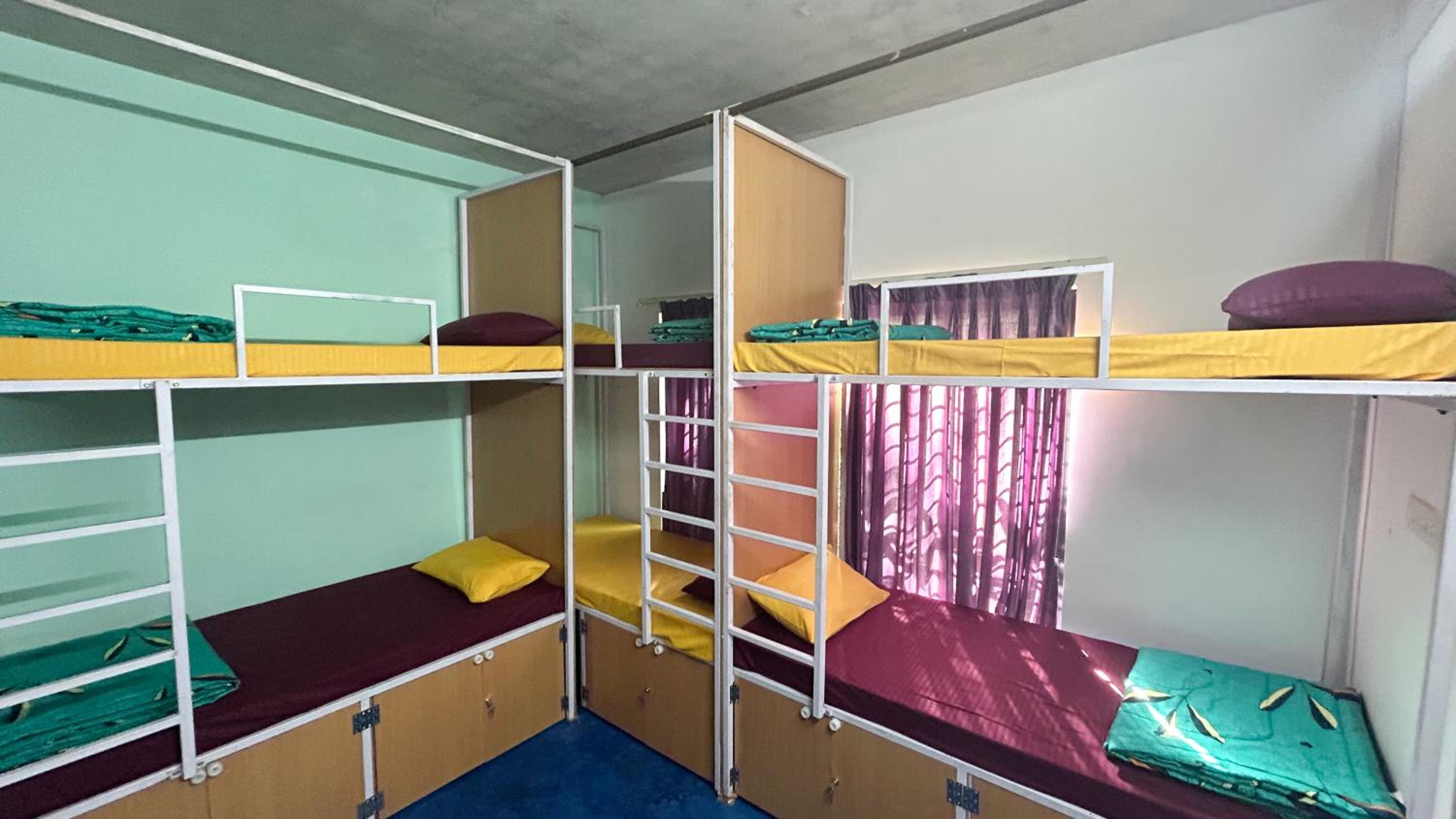 Samantha International The Ultimate Hostel Treat