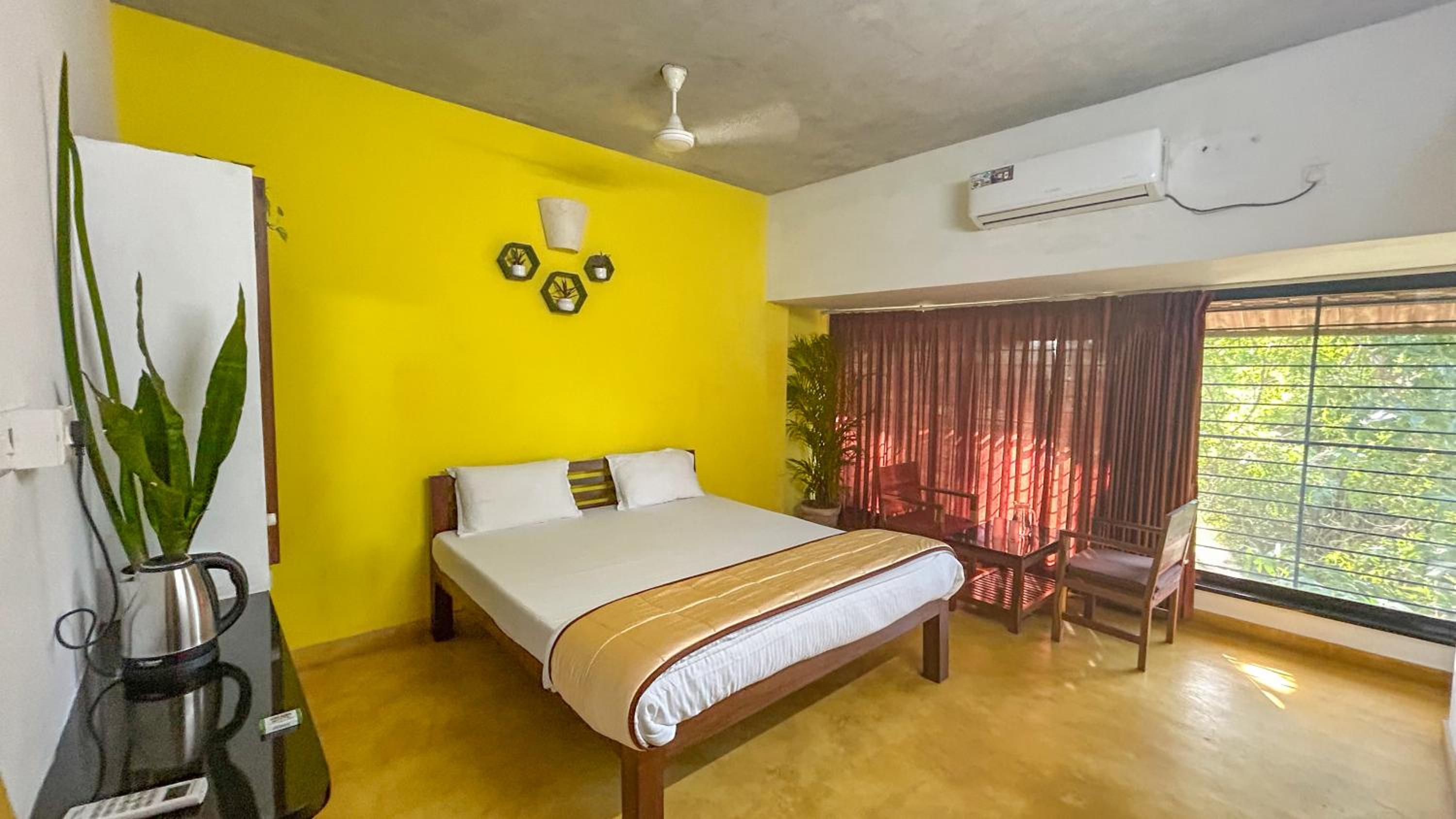 Samantha International The Ultimate Hostel Treat