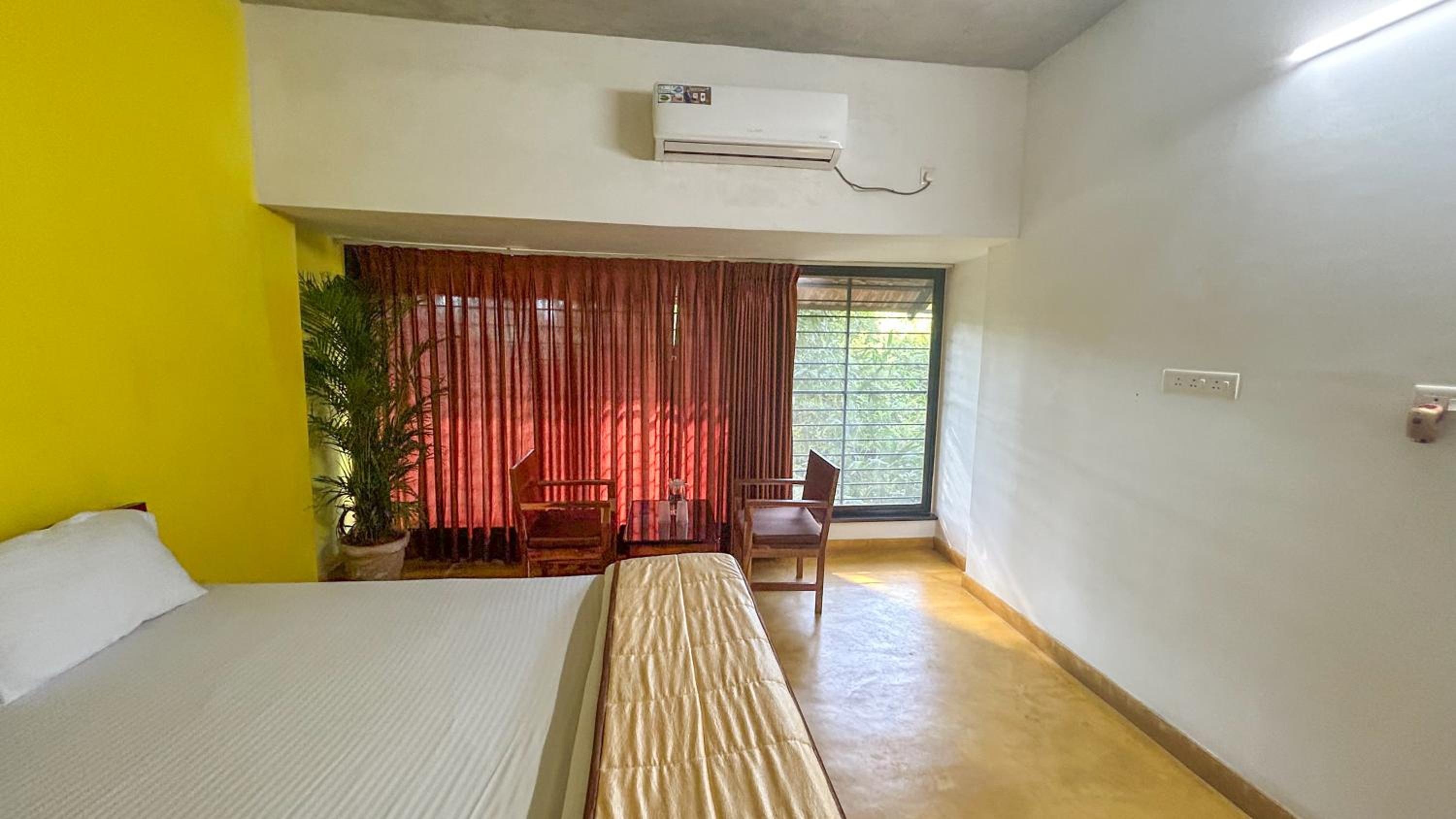 Samantha International The Ultimate Hostel Treat