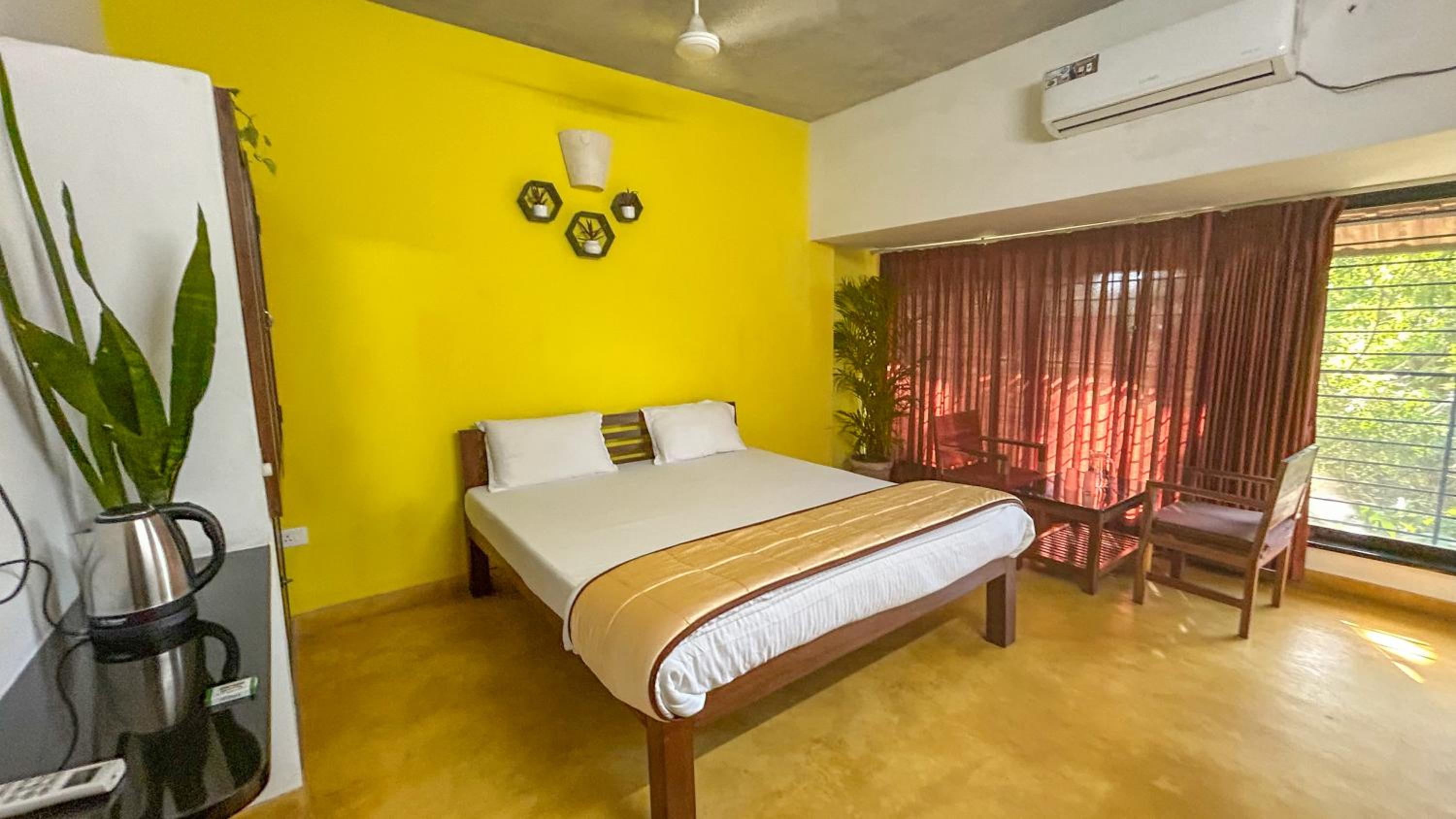 Samantha International The Ultimate Hostel Treat