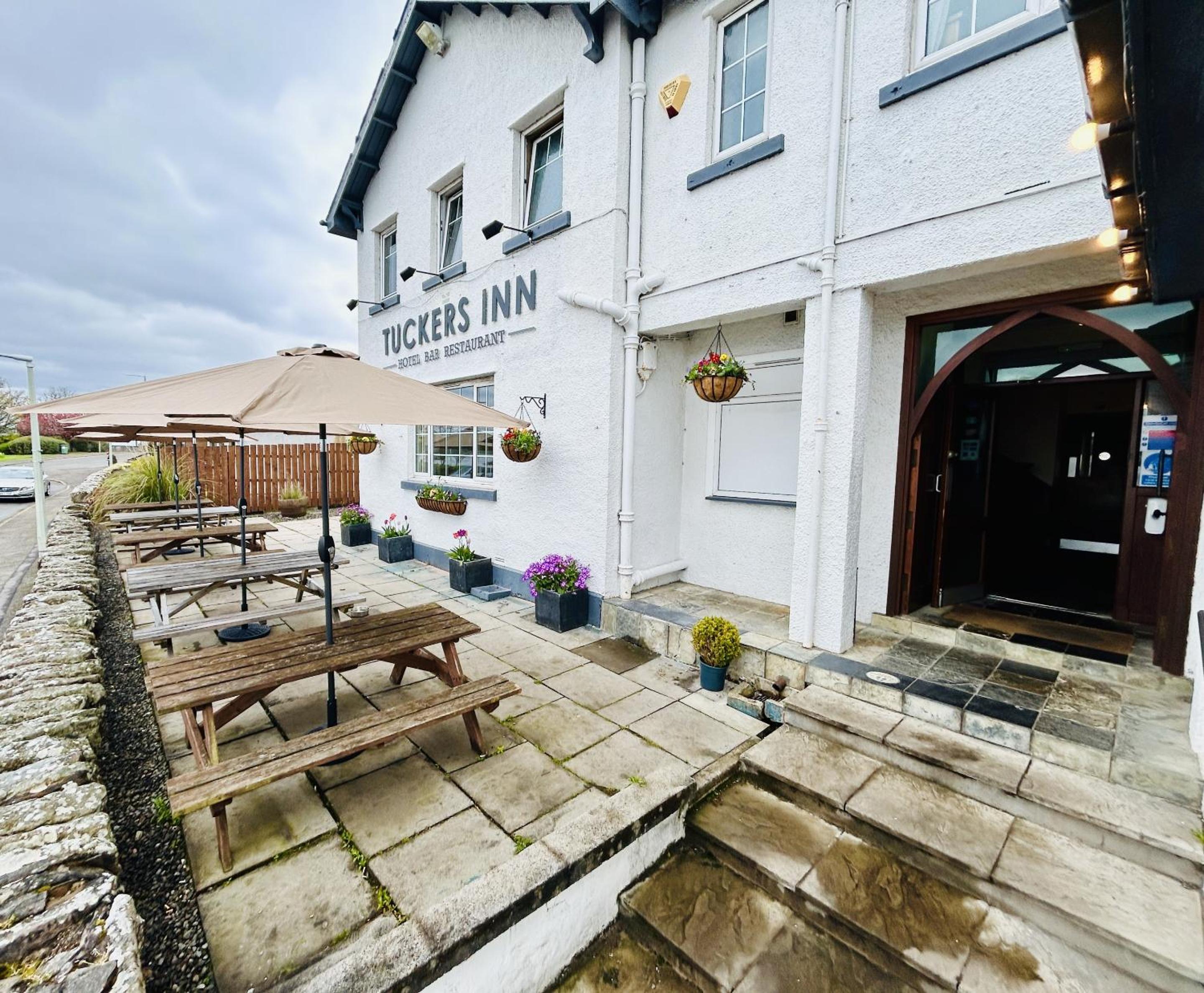 Tuckers Inn
