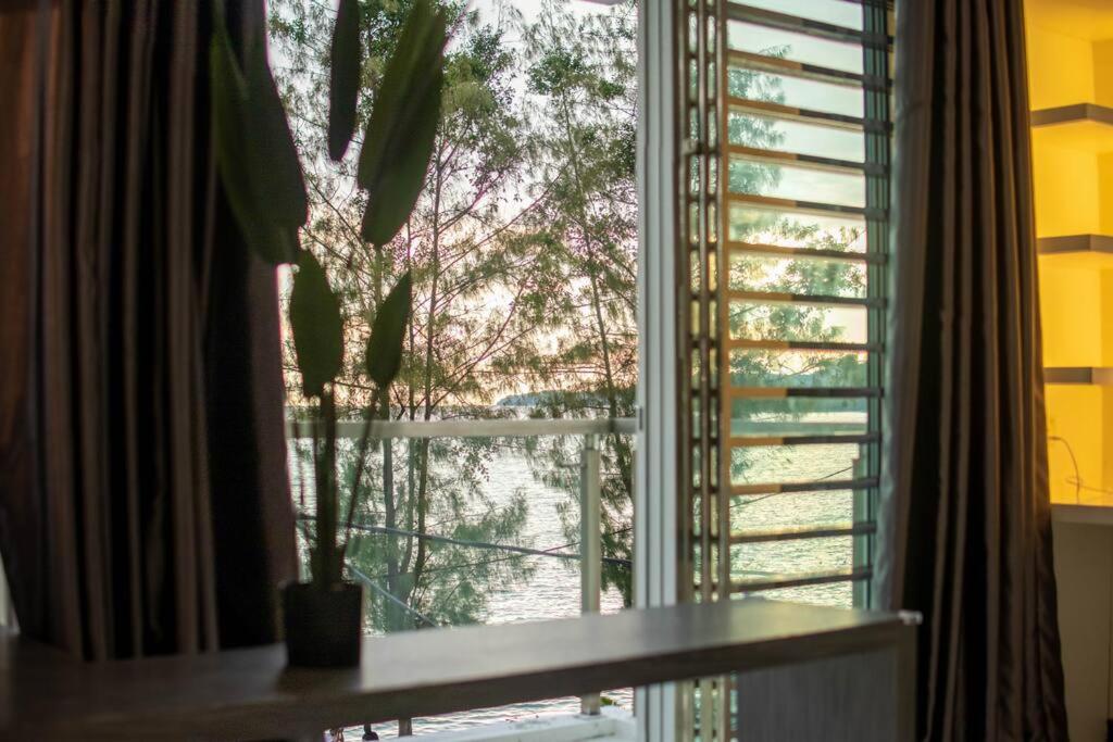 72Seafront Cozy Home Retreat with Sunset & Ocean View Penang photo 6