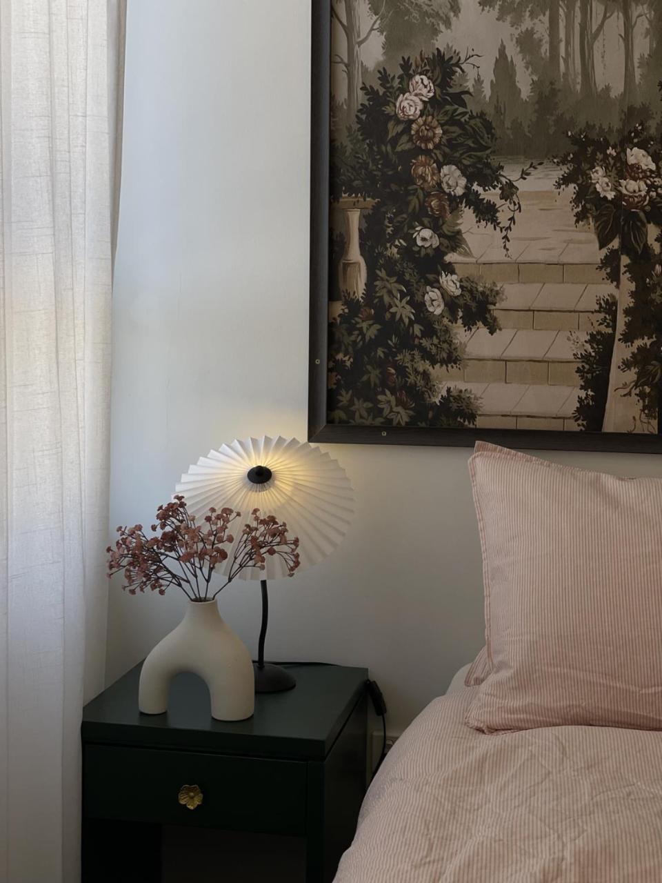 2BR CBD sunlit residence - Bourke Street shops