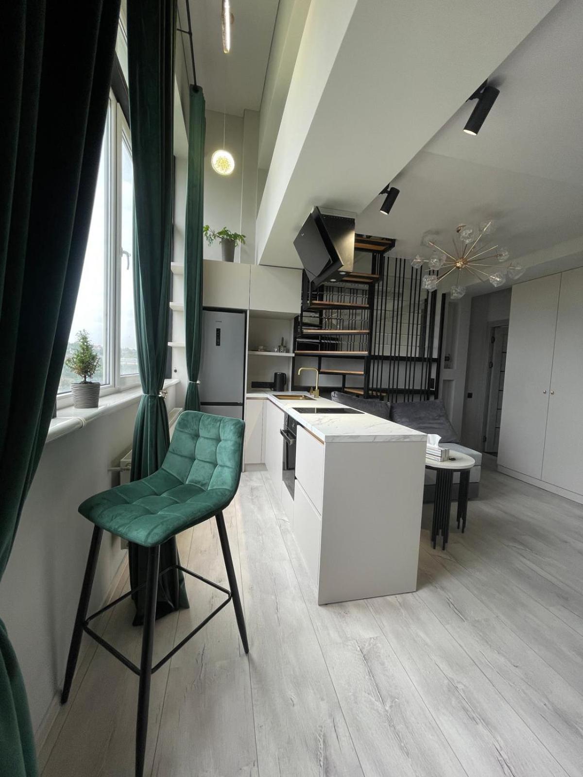 Mondden Duplex Penthouse view 3