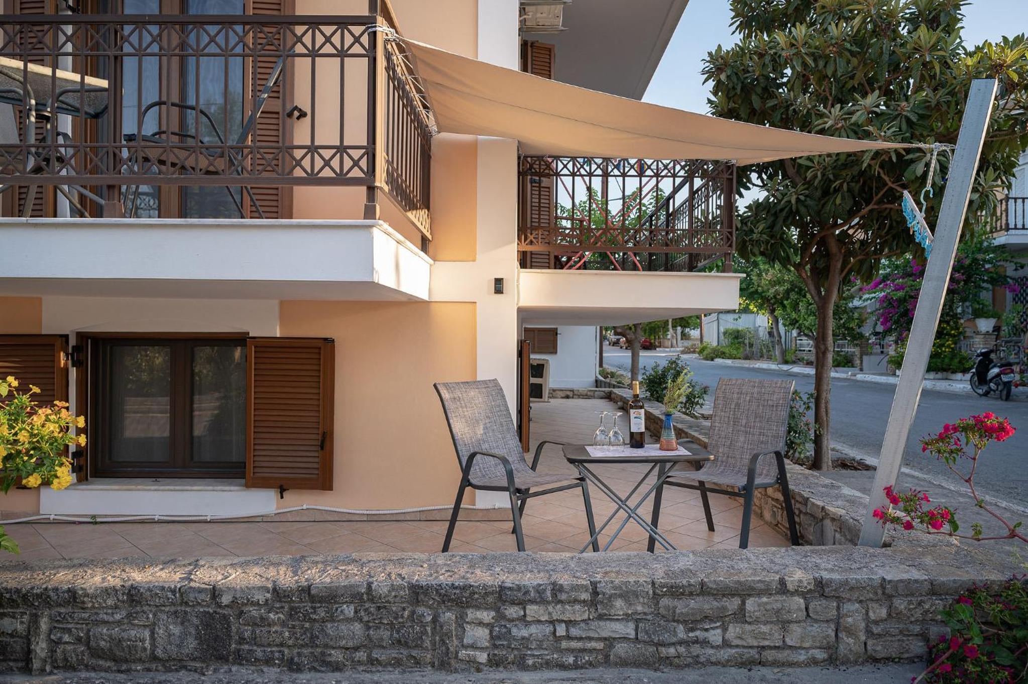 Elegant Studio by the Beach in Ireon on Semi Basement Level