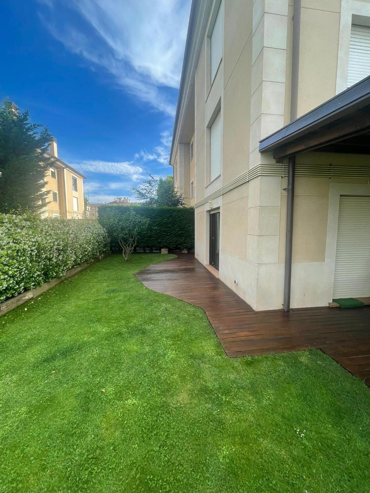 Apartamento Golf con Jardin Sojuela photo 2