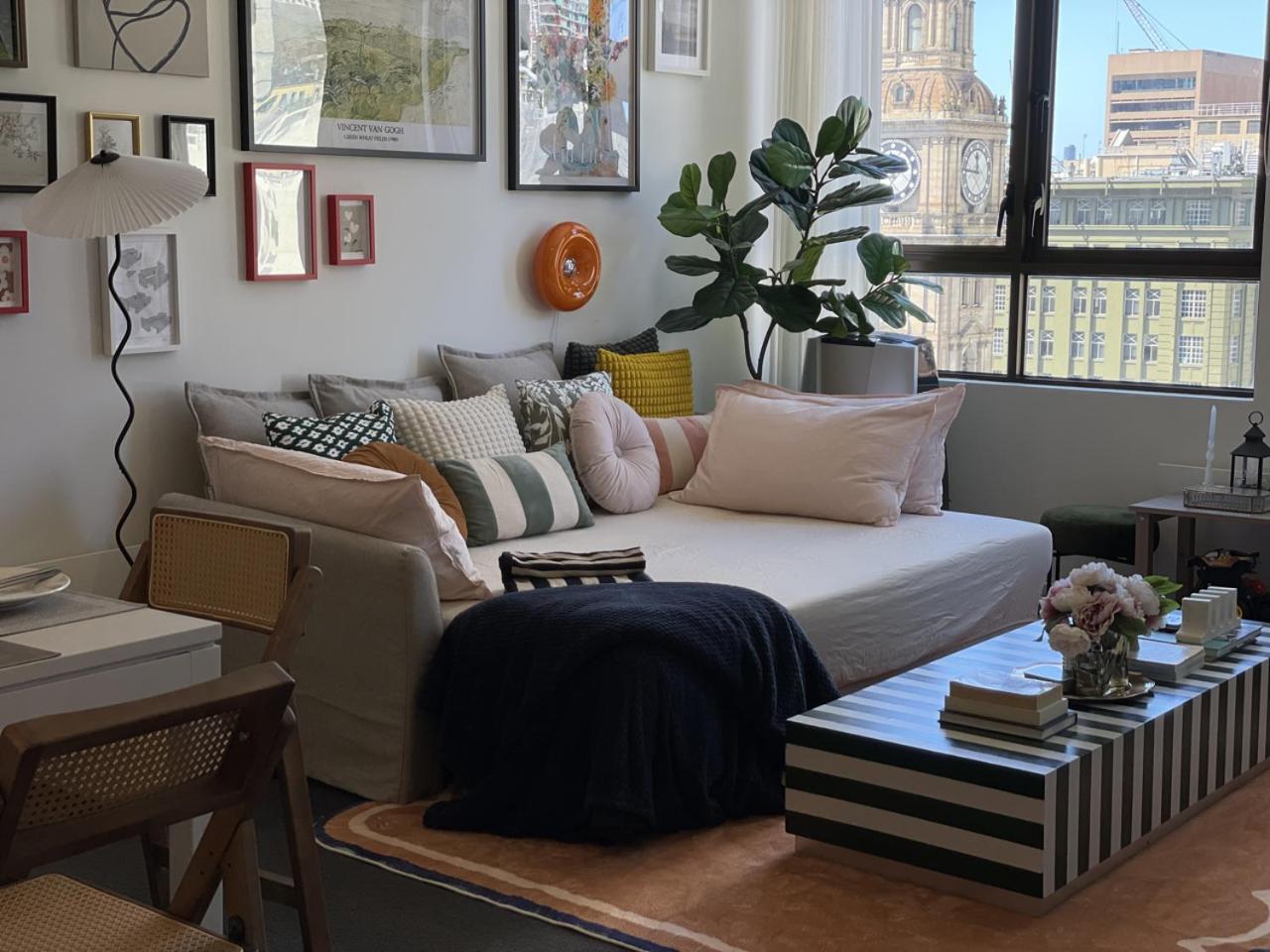 2BR CBD sunlit residence - Bourke Street shops