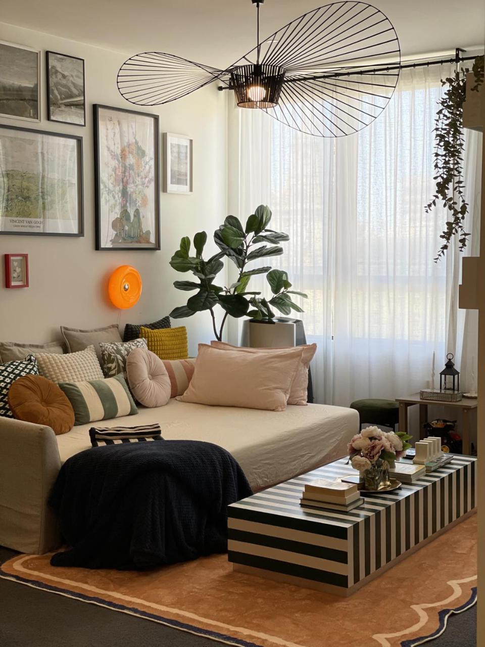 2BR CBD sunlit residence - Bourke Street shops