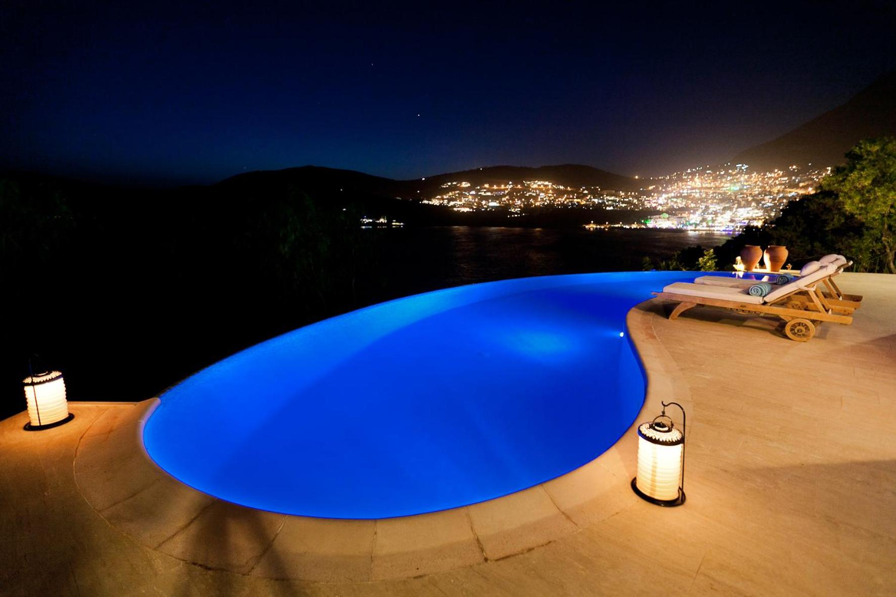 Hotel Villa Mahal becomes Villa Mahal Otel. - Image 112