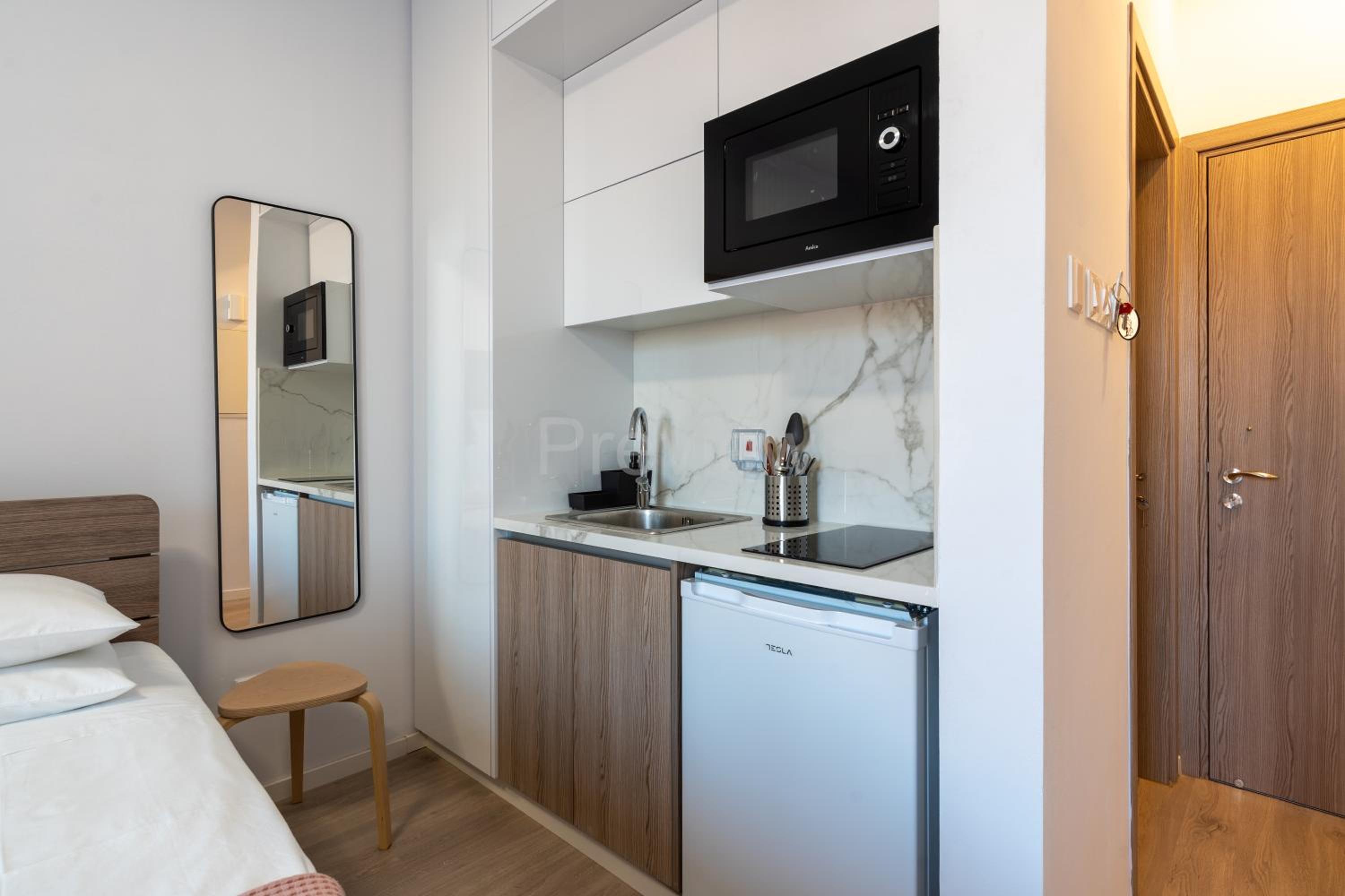Le Voyageur By the Sea - Furnished Rooms