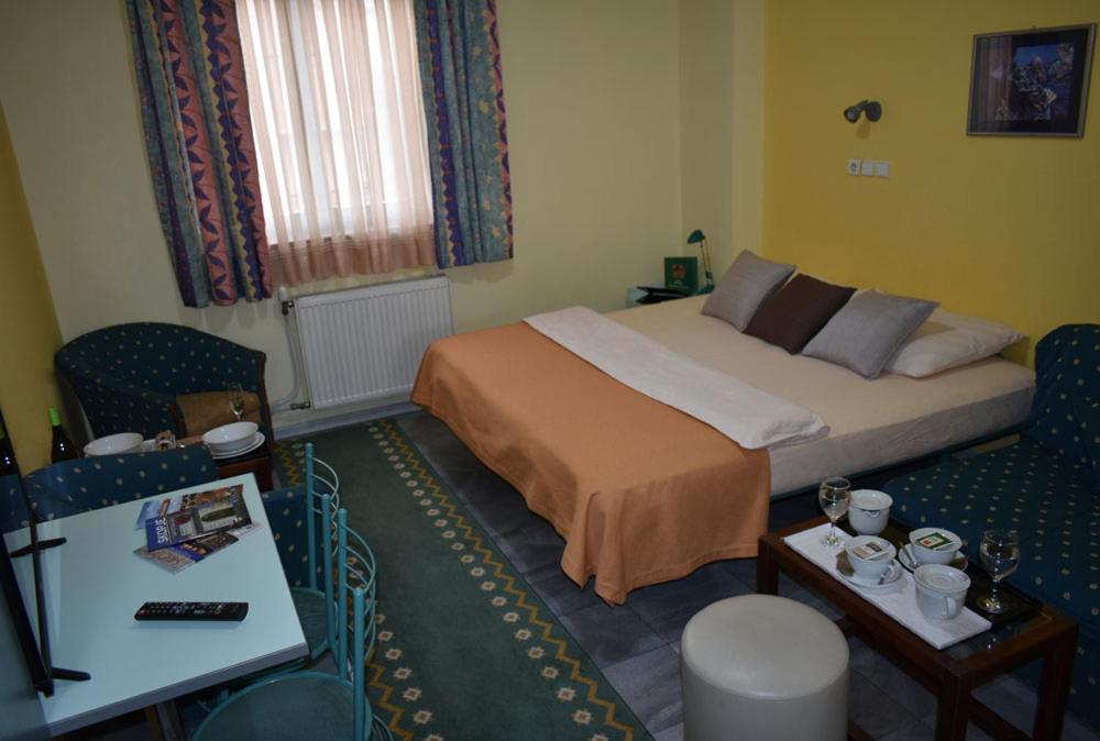 Vlae Apartments