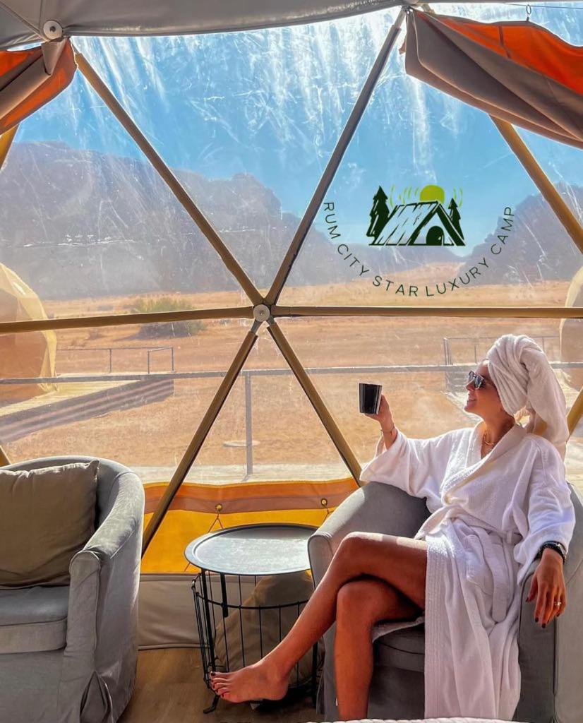 RUM W BUBBLE lUXURY CAMP view 5
