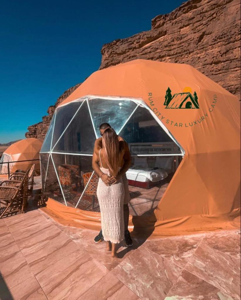 RUM W BUBBLE lUXURY CAMP view 2