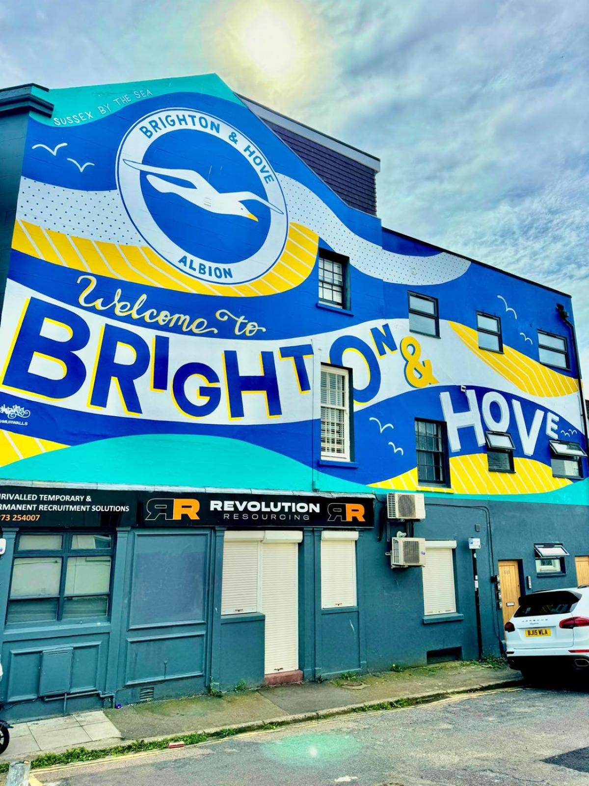 Three Bedroom House By Peacegrove Homes Short Lets & Serviced Accommodation Brighton With Free WiFi & Pet Friendly