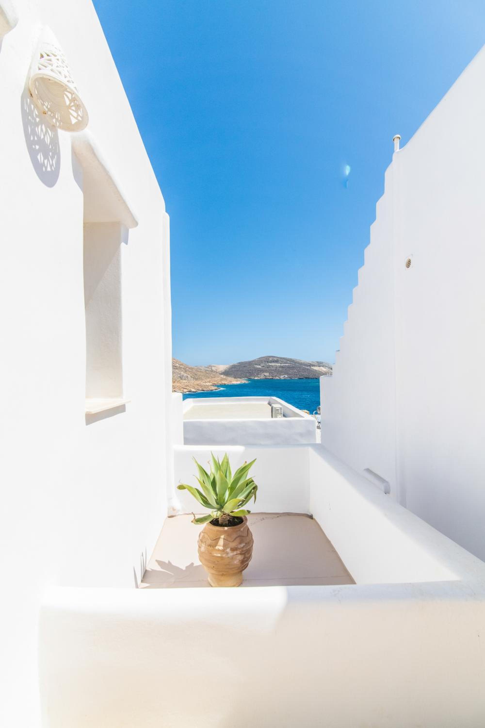 PANORMOS ART Beachfront Suites