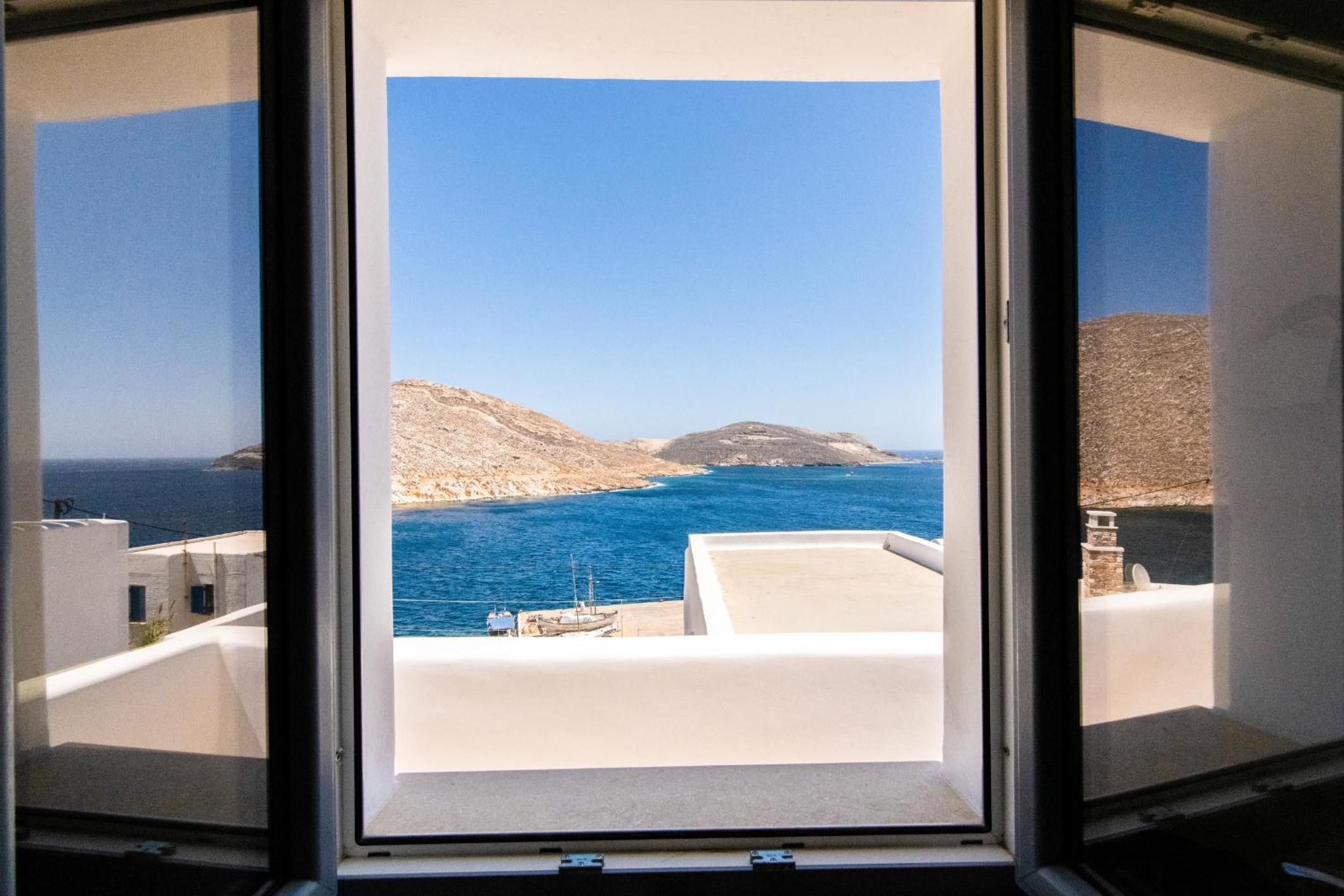 PANORMOS ART Beachfront Suites